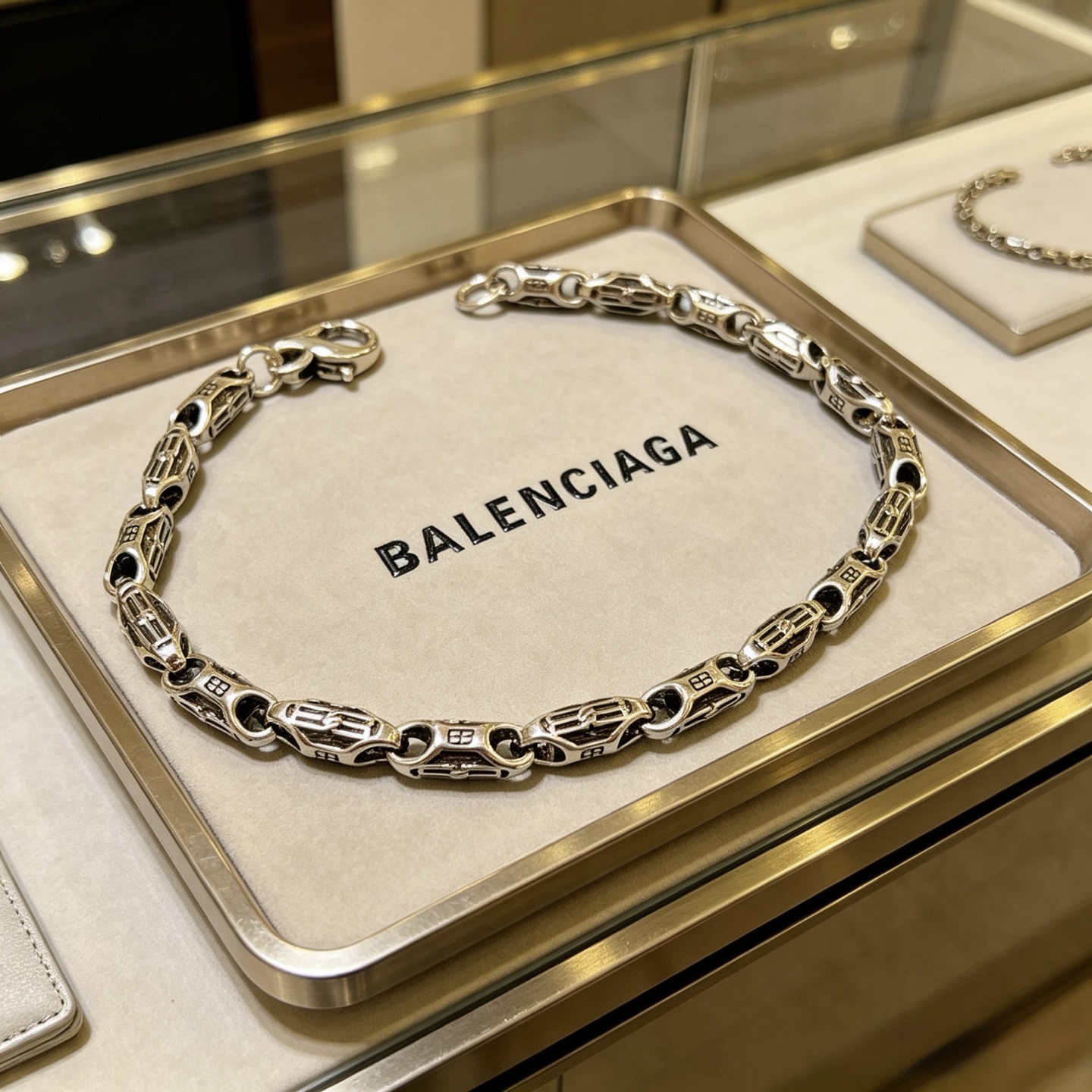Luxury necklace 24cm