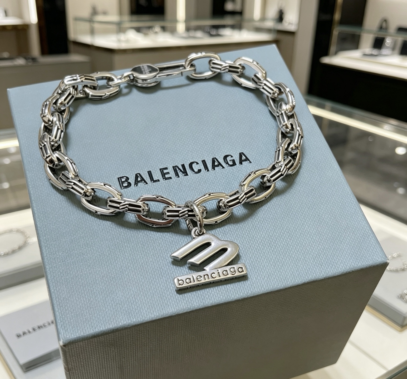 Luxury necklace 24cm