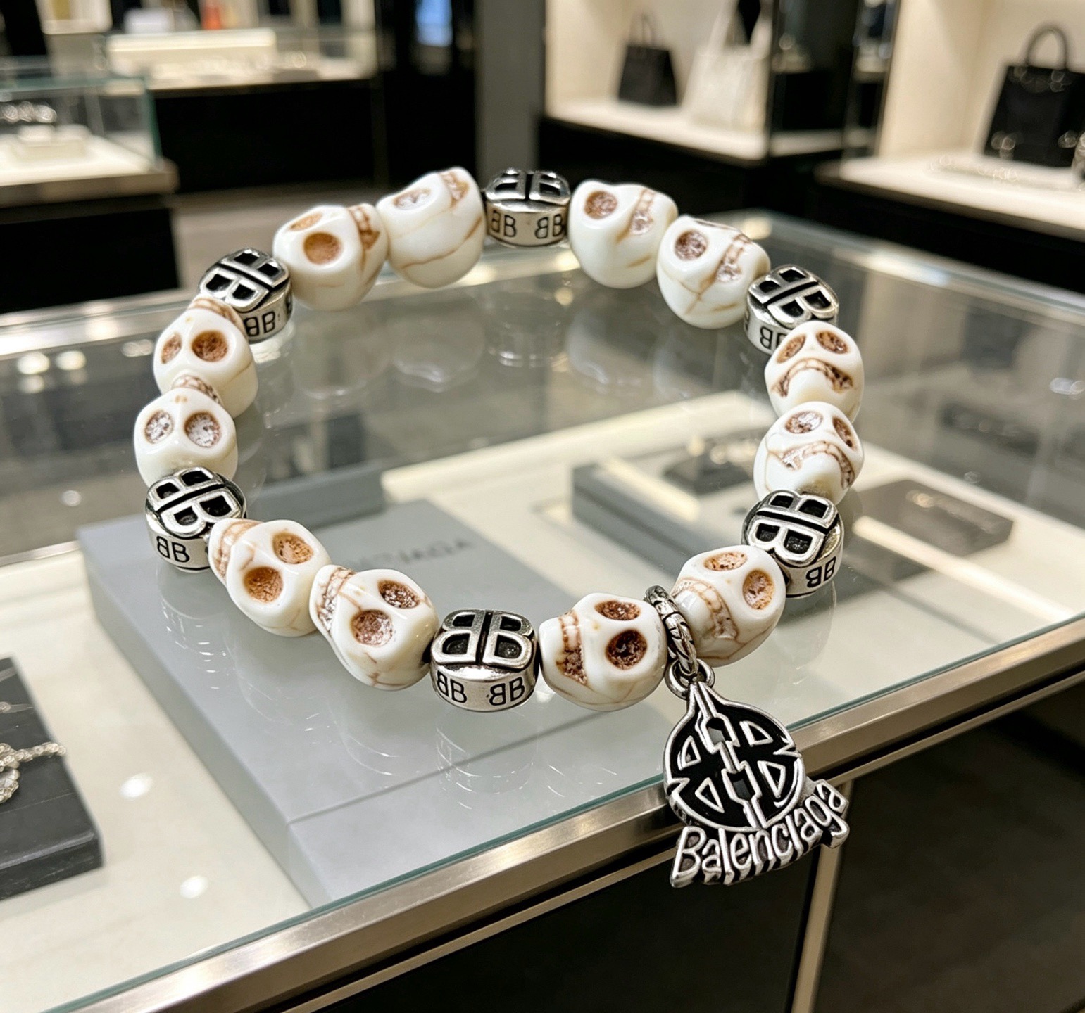 Luxury necklace 24cm