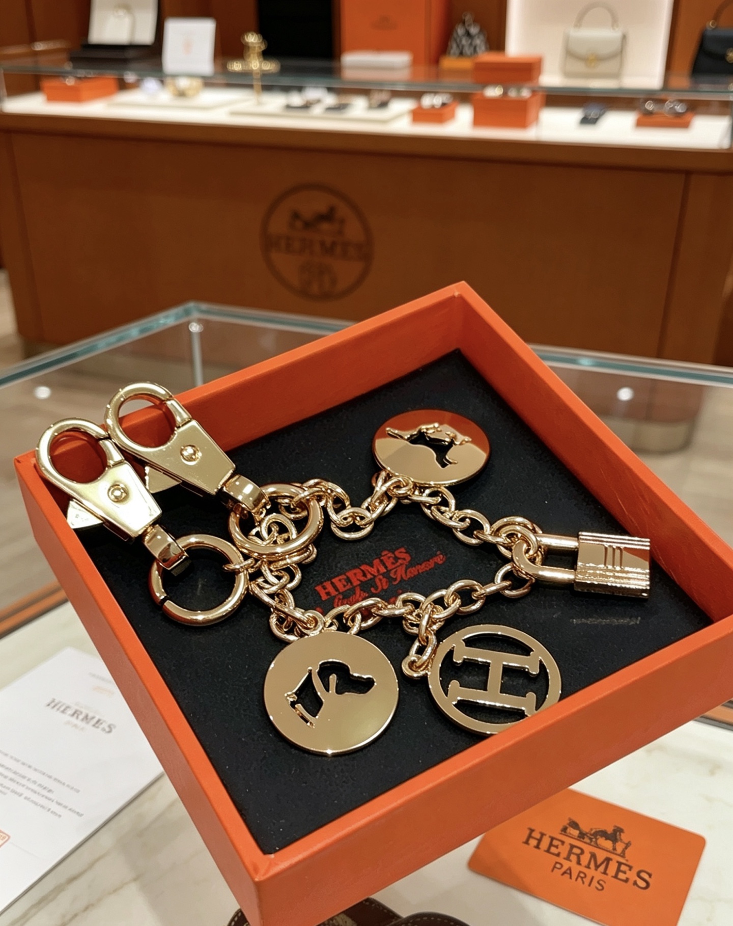 Bracciale Hermes Olga Charm Chain in metallo color oro 18 cm