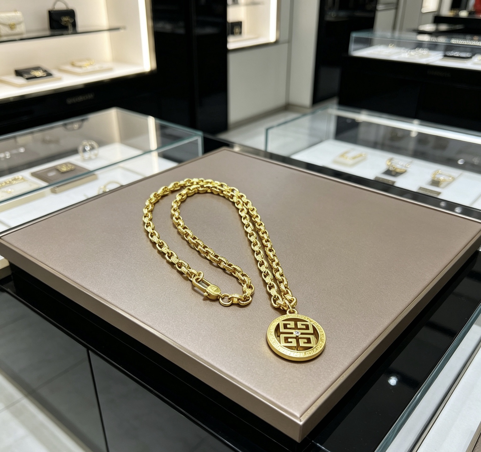 Luxury necklace