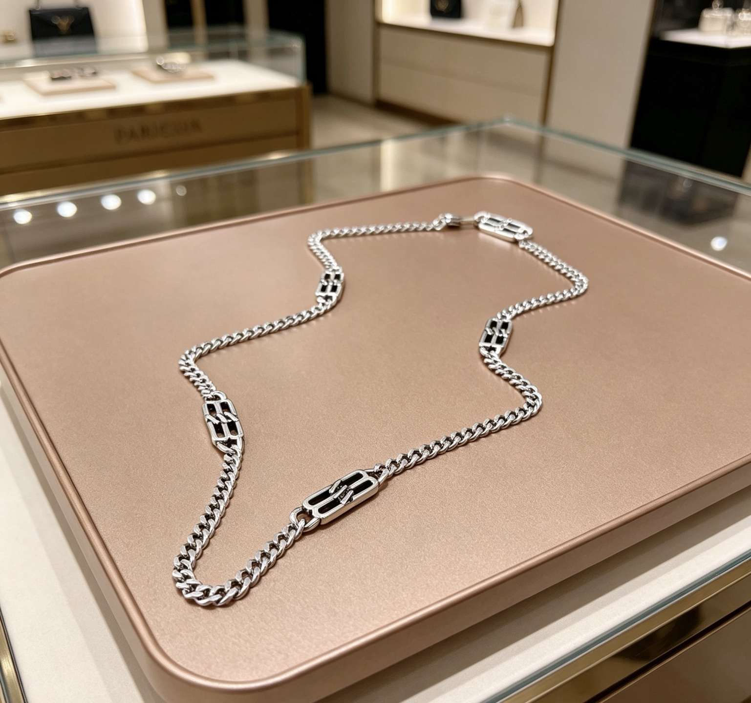 Luxury necklace