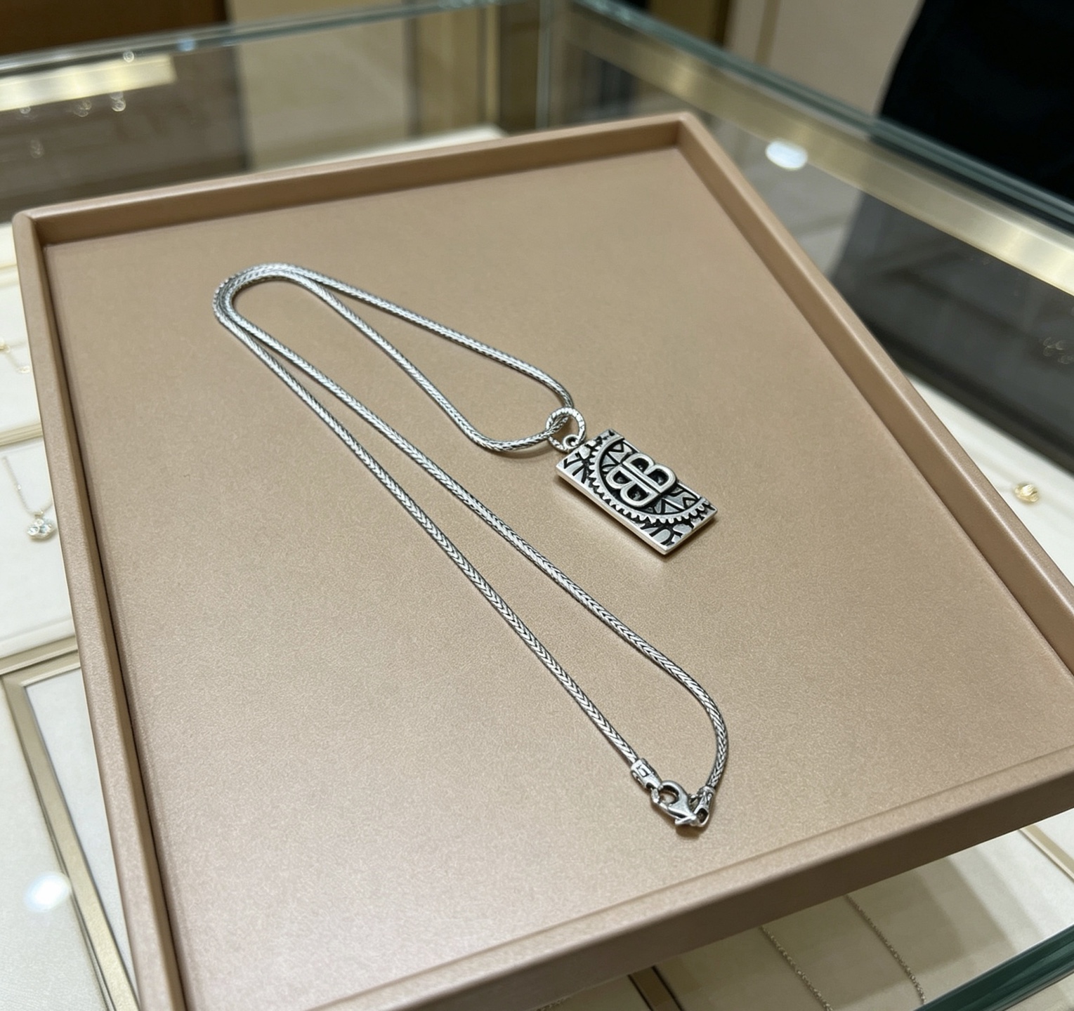 Luxury necklace
