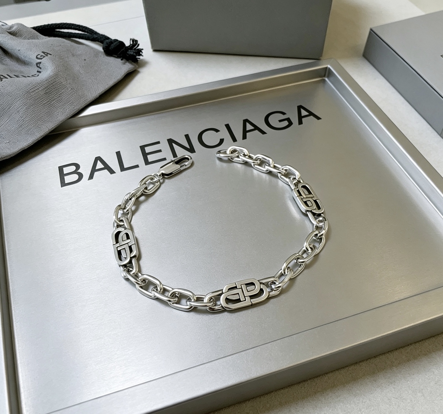 Luxury necklace 24cm