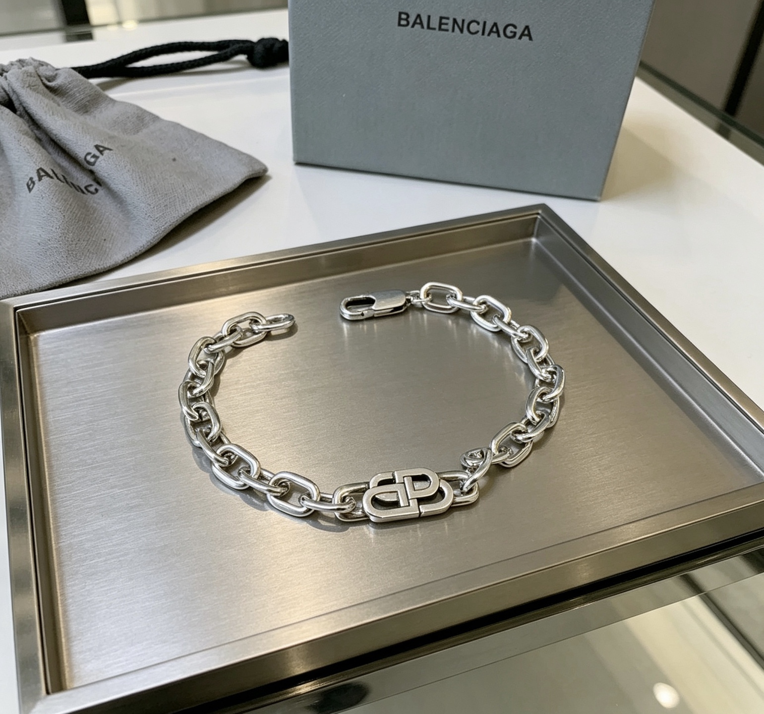 Luxury necklace 24cm