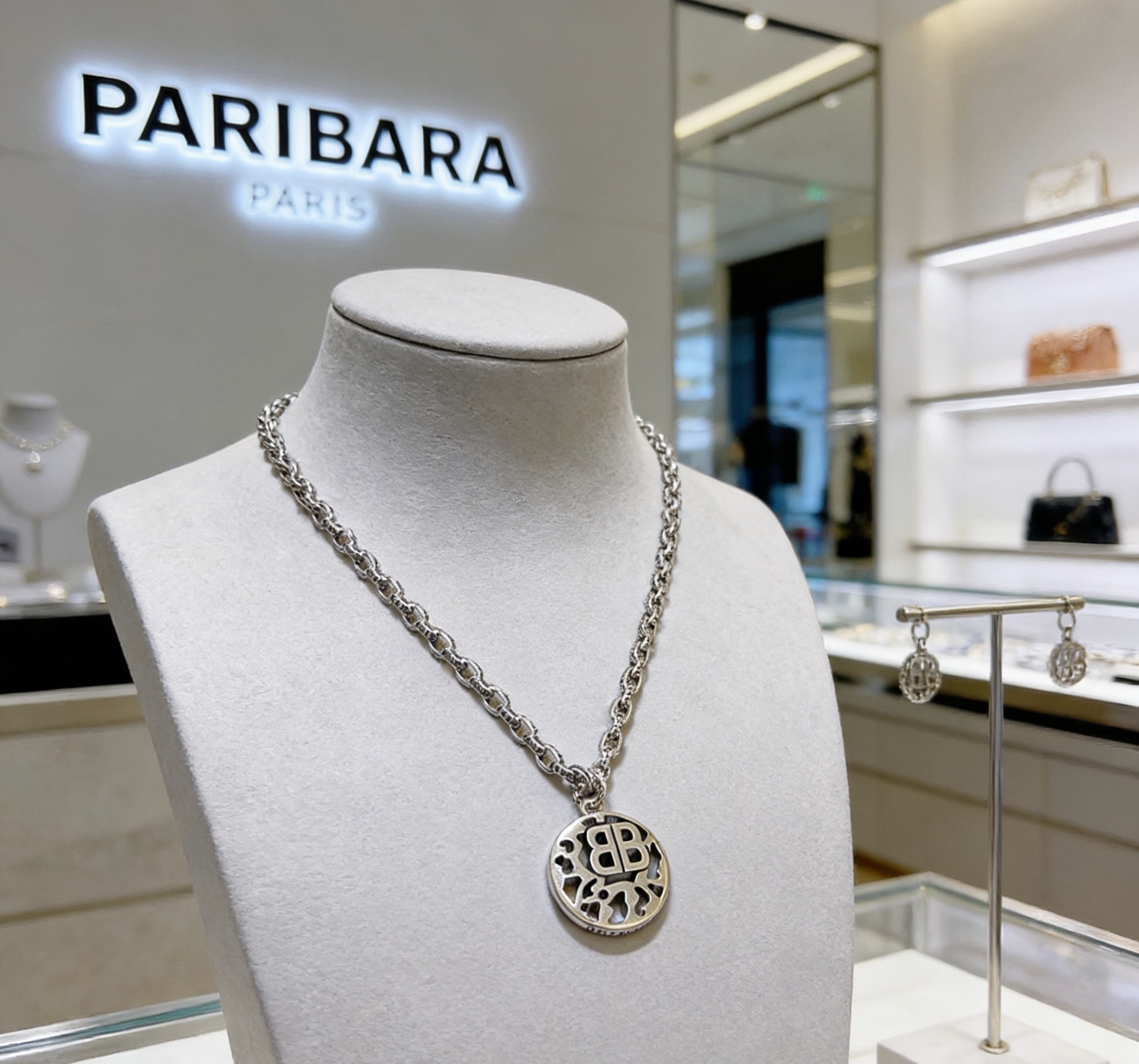 Luxury necklace