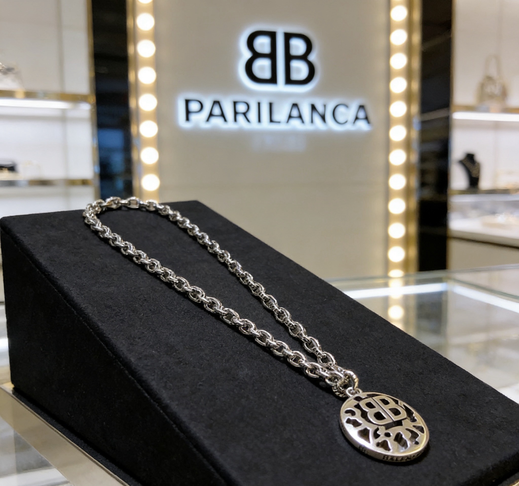 Luxury necklace