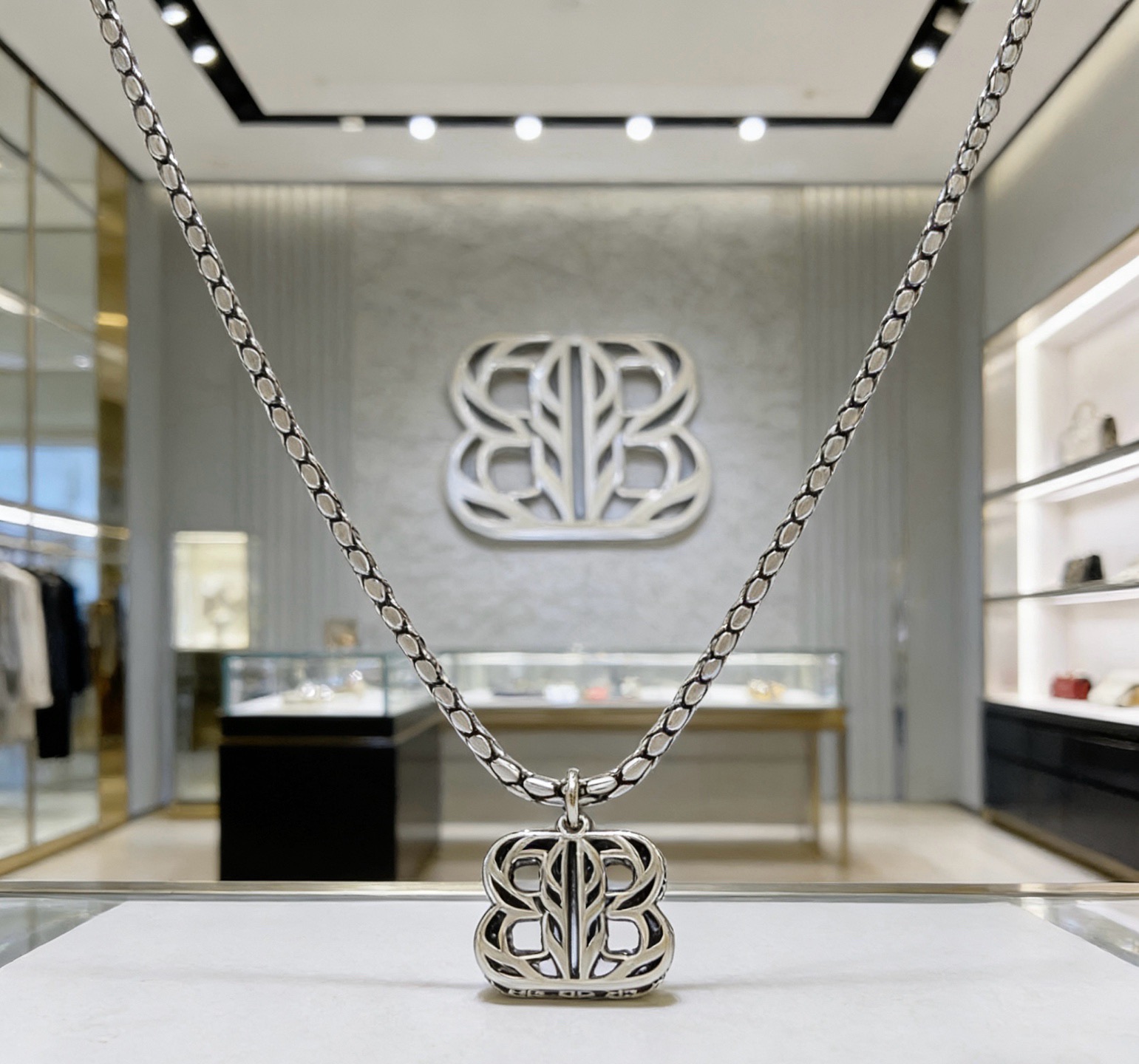 Luxury necklace