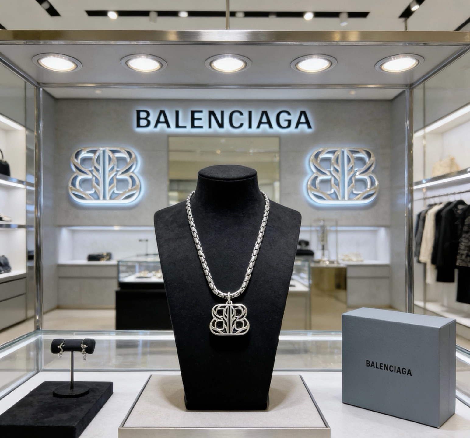 Luxury necklace