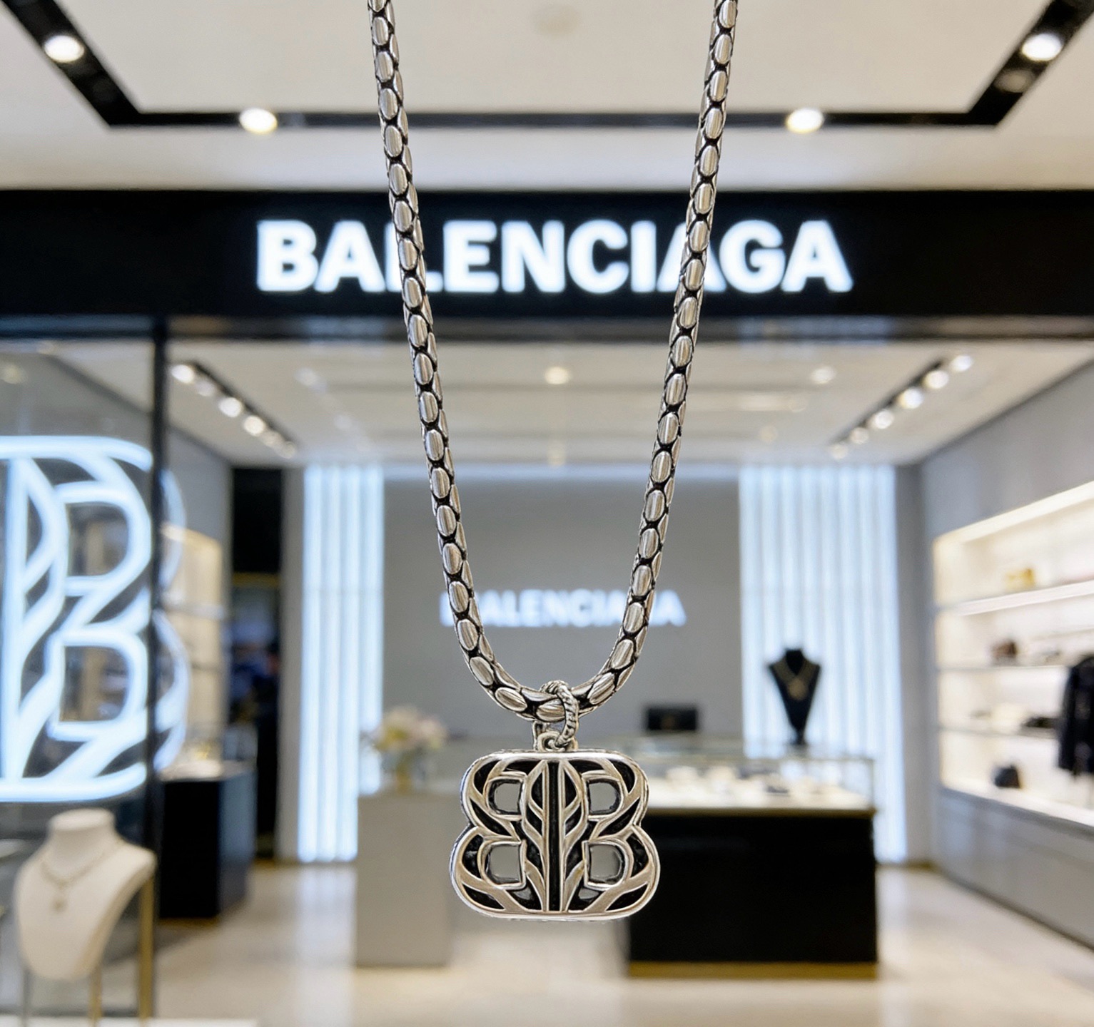 Luxury necklace