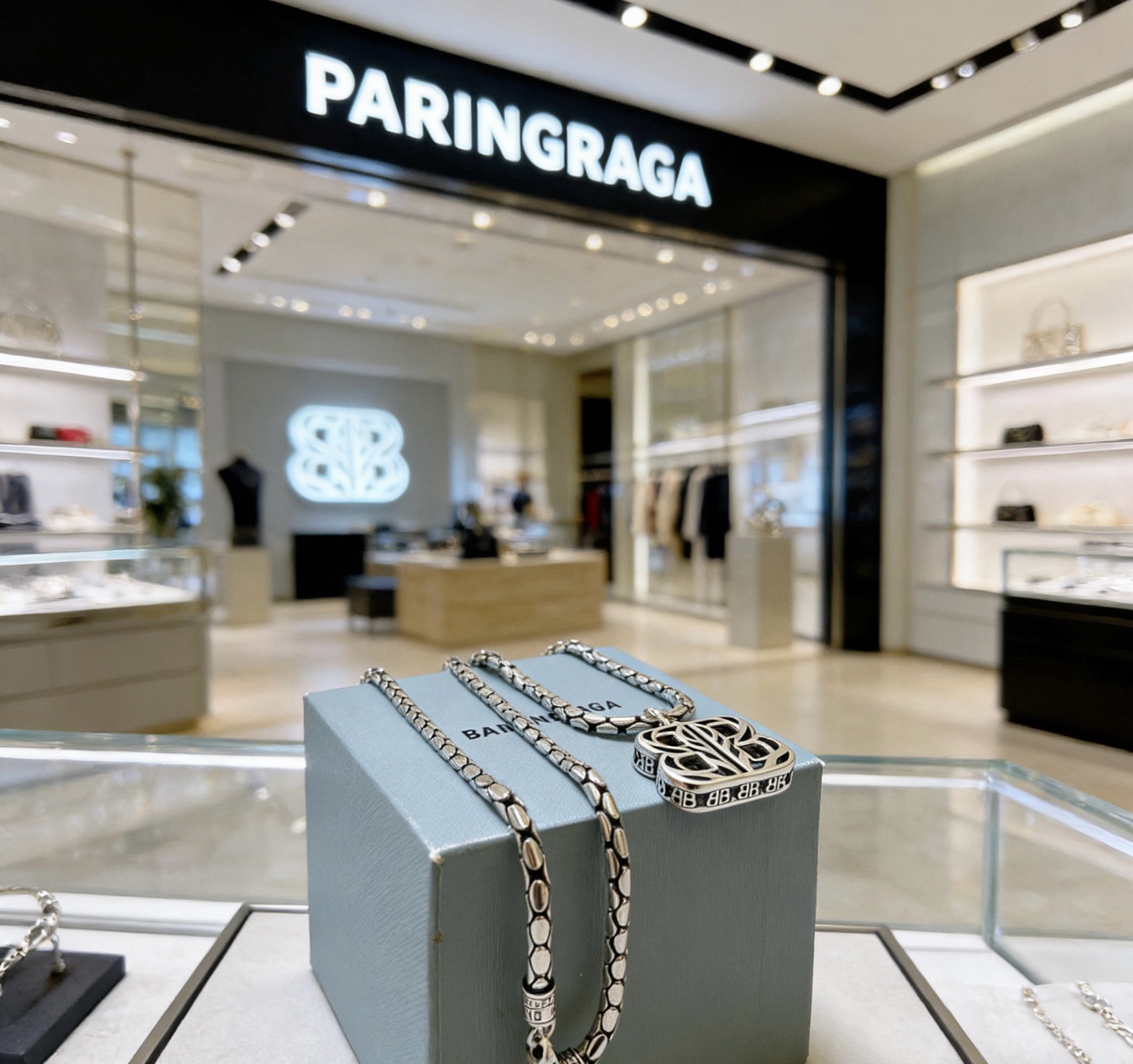 Luxury necklace