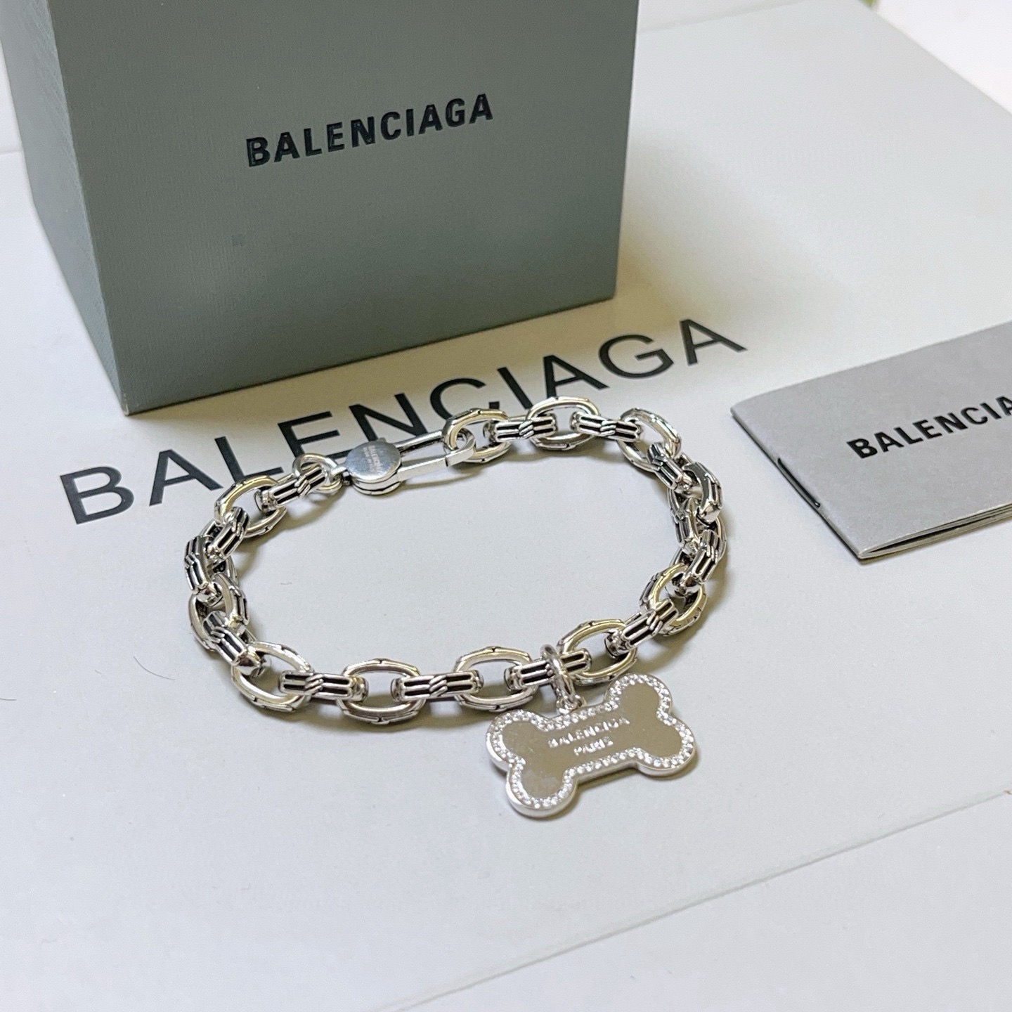 Luxury necklace 24cm