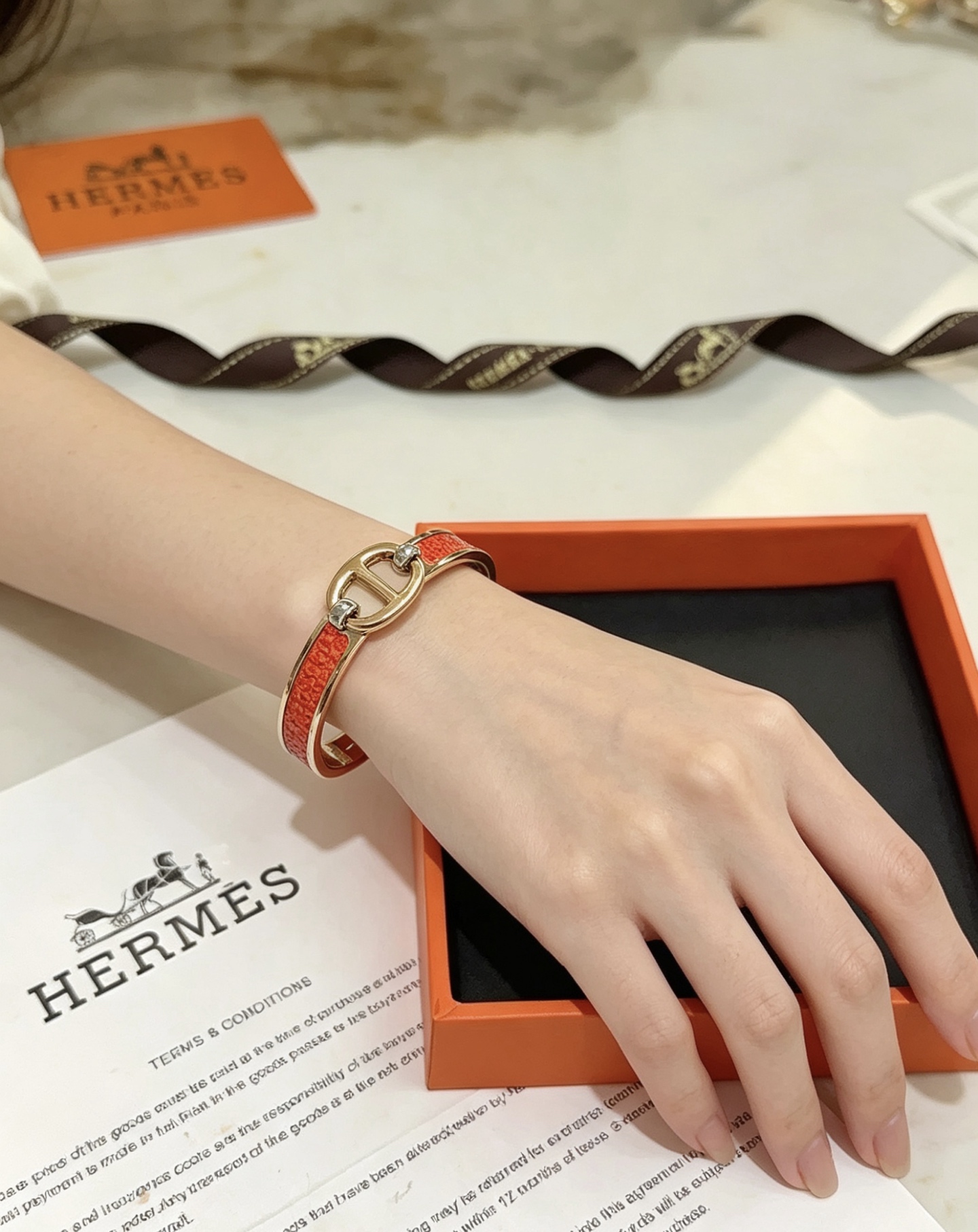 Bracciale Hermes Mini Clic Chaine d Ancre Metallo placcato oro rosa con inserto in smalto rosso 17 cm