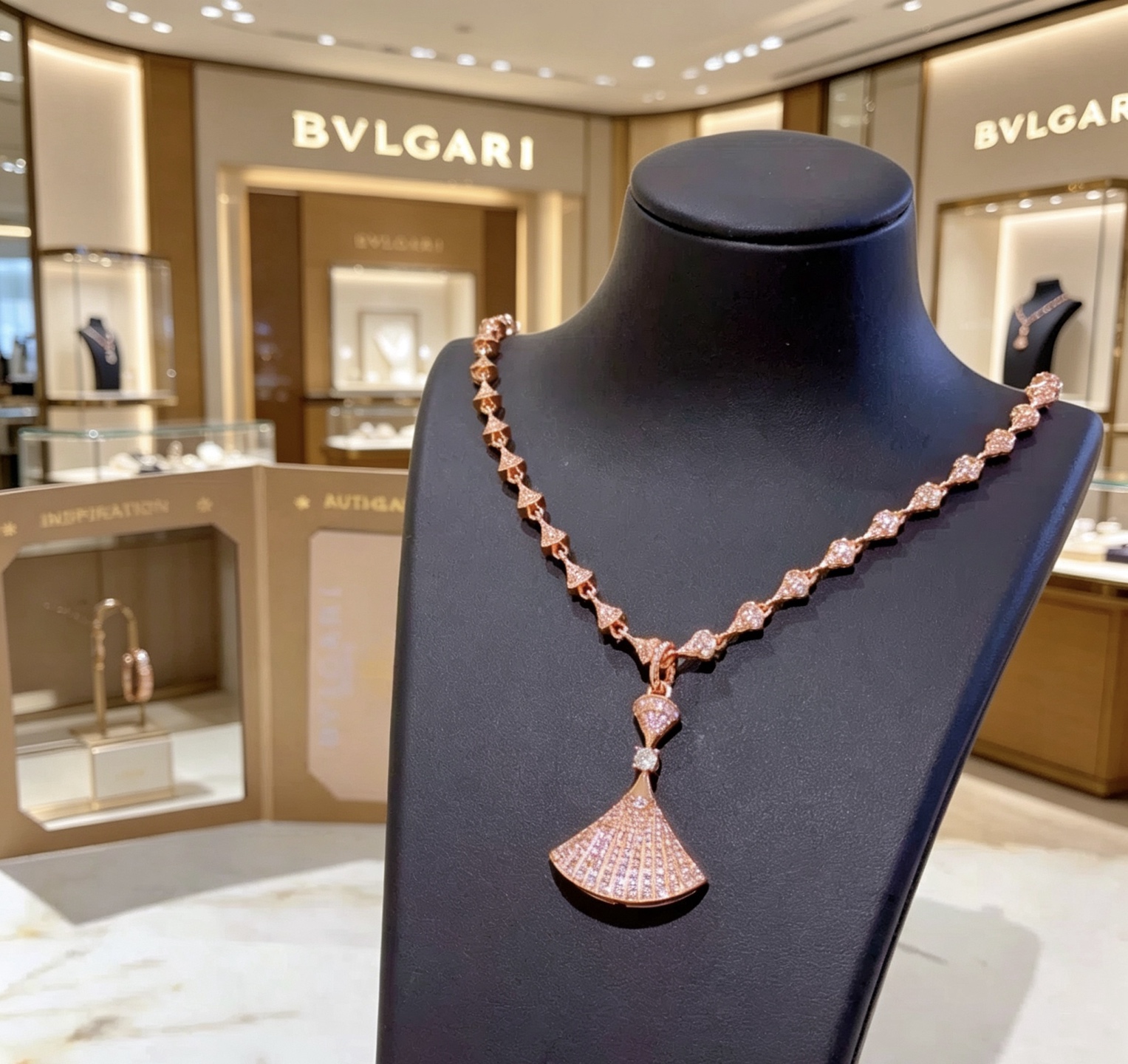 Bvlgari DIVAS DREAM necklace Rose gold with pave diamonds 41cm