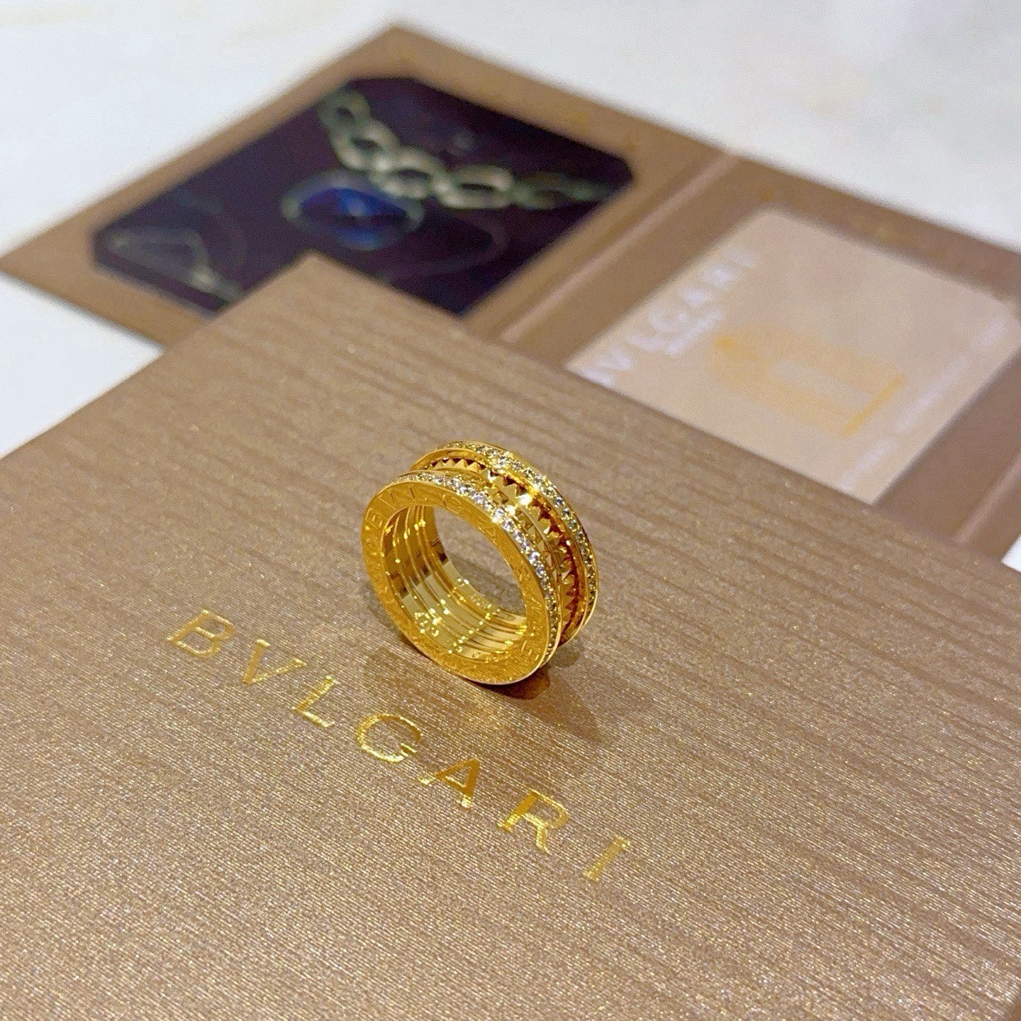 Bvlgari B zero1 Rock ring 18k yellow gold with clear diamond accents 54