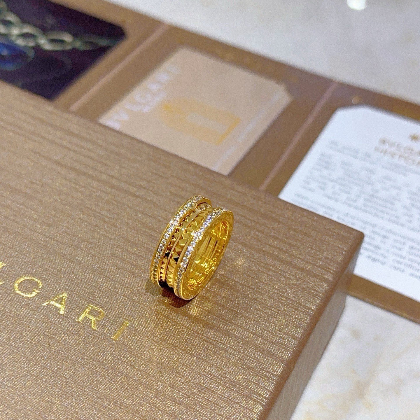 Bvlgari B zero1 Rock ring 18k yellow gold with clear diamond accents 54