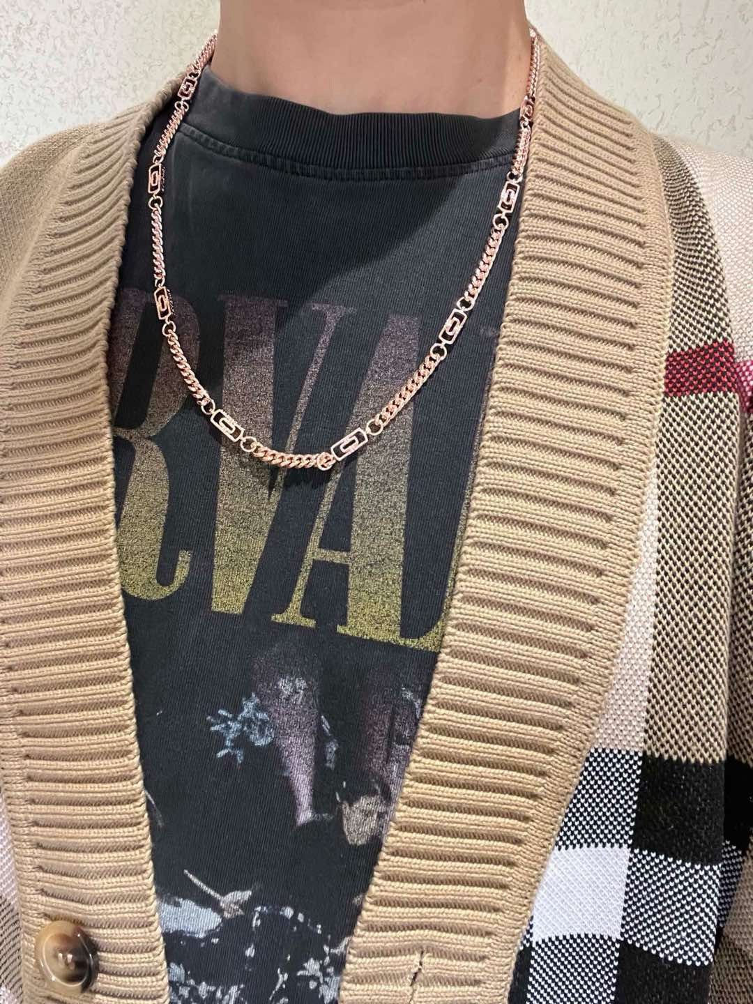 Bvlgari Bvlgari V necklace Rose gold 60cm