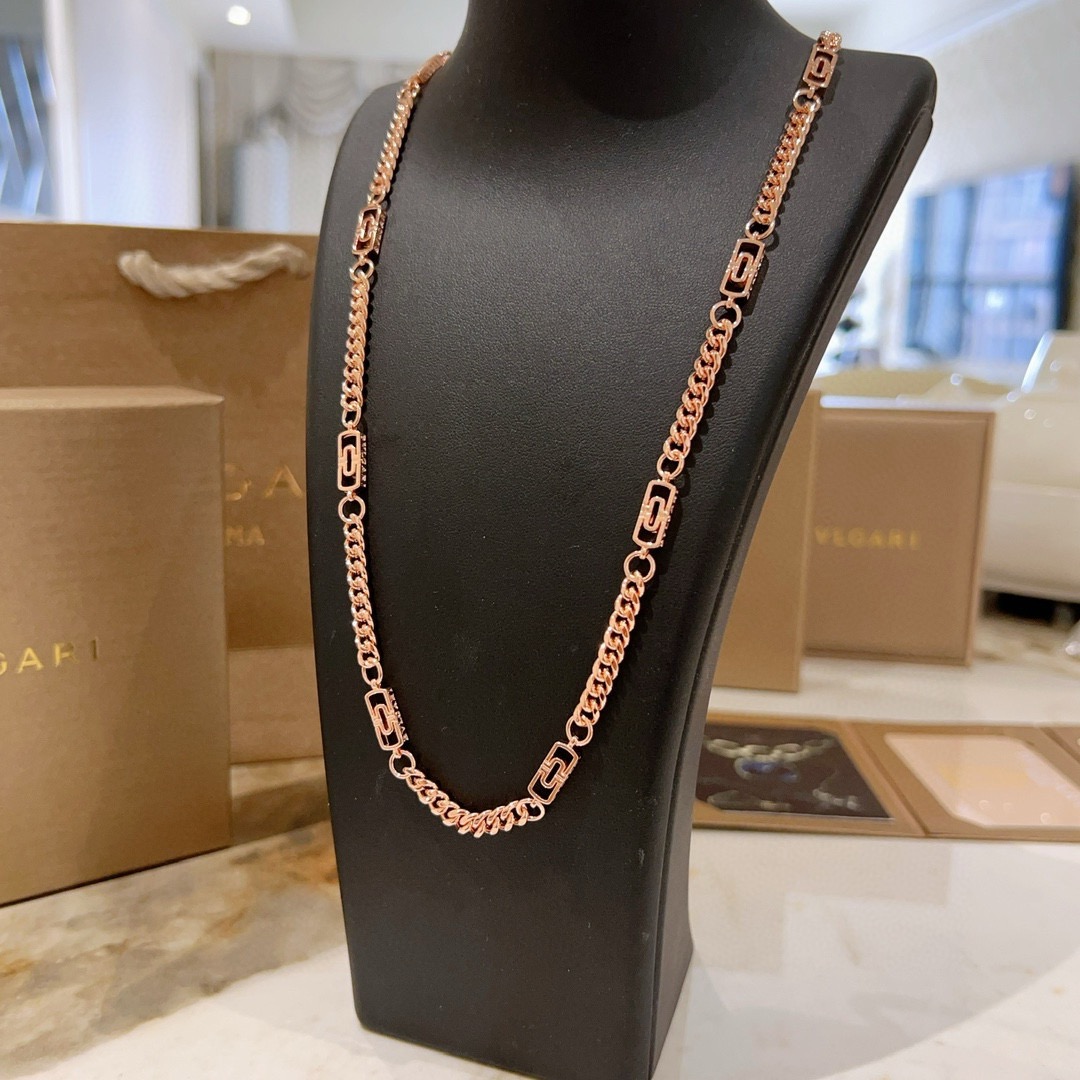Bvlgari Bvlgari V necklace Rose gold 60cm