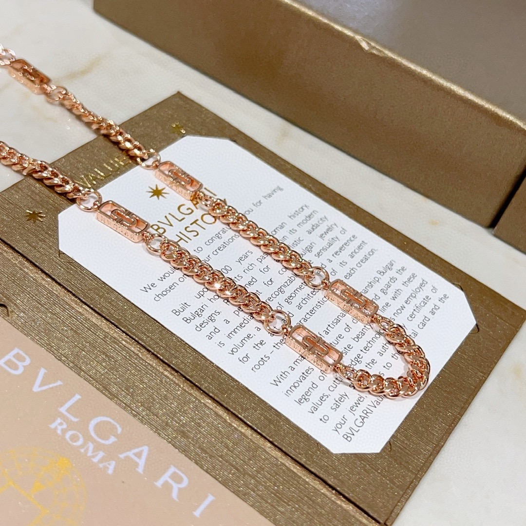 Bvlgari Bvlgari V necklace Rose gold 60cm