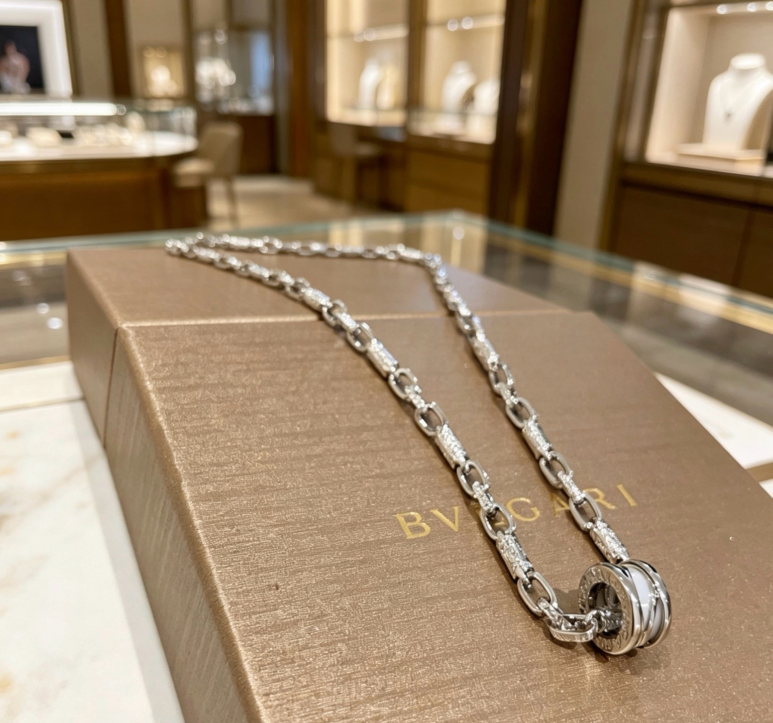 Bvlgari B zero1 necklace silver-toned metal with white ceramic accent 60cm
