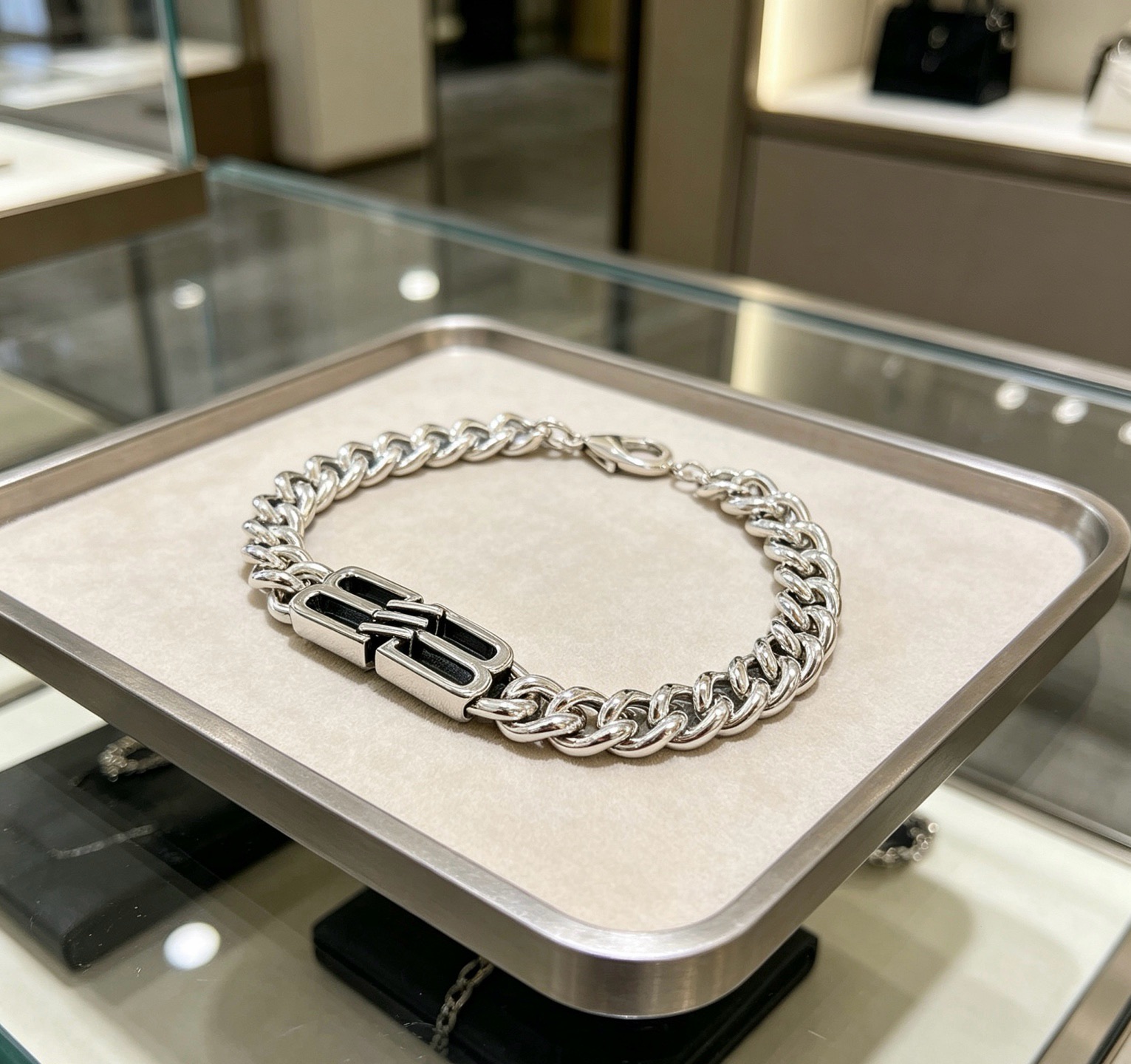 Luxury necklace 24cm