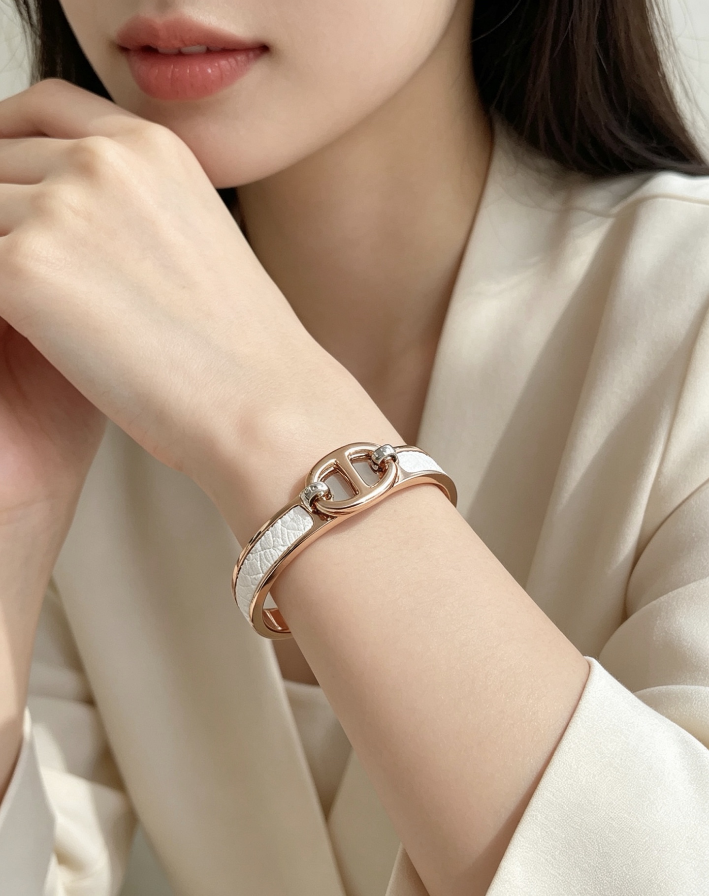 Bracciale Hermes Mini Clic Chaine d'Ancre Metallo placcato oro rosa con inserto in pelle goffrata bianca accenti hardware color argento 17 cm