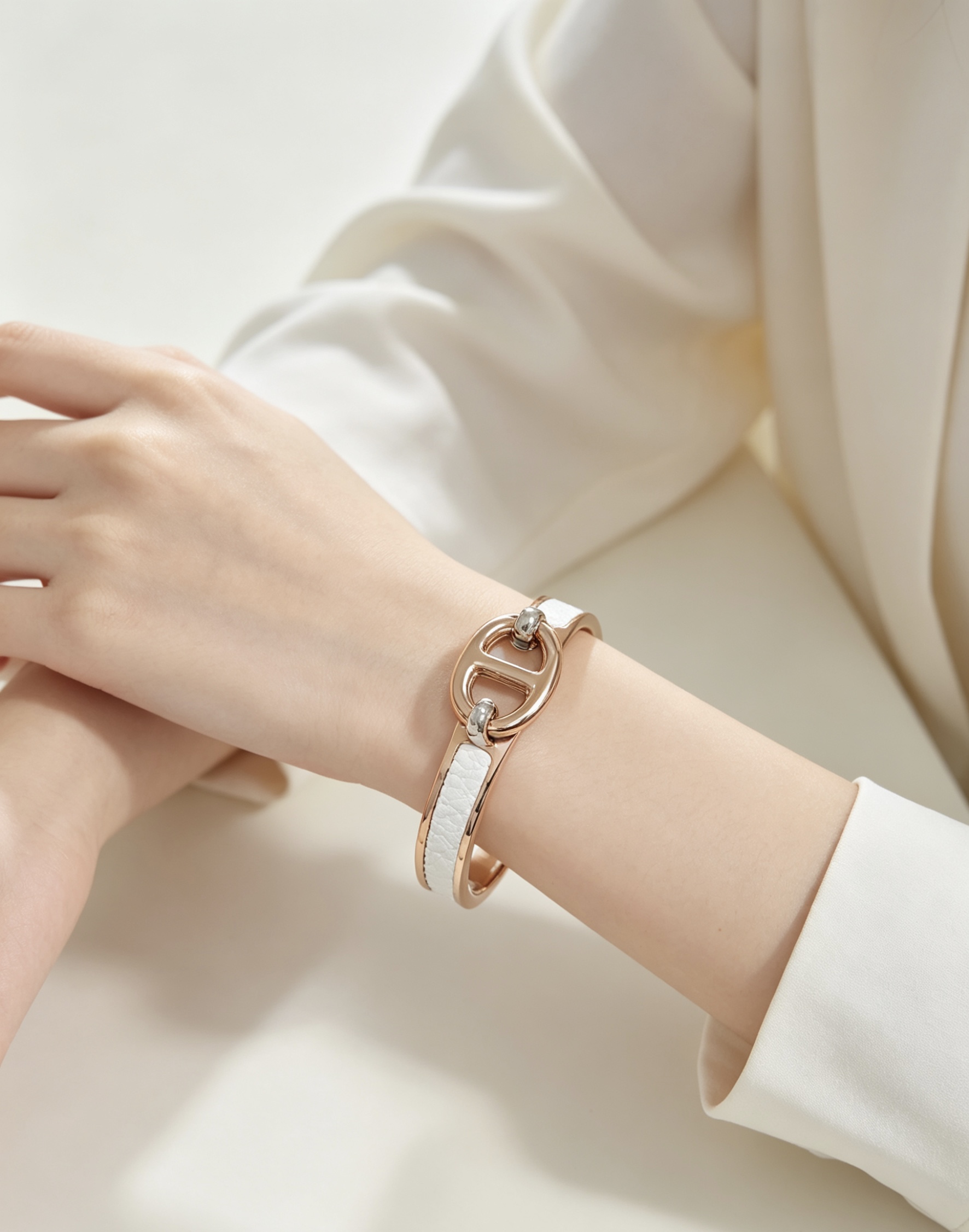 Bracciale Hermes Mini Clic Chaine d'Ancre Metallo placcato oro rosa con inserto in pelle goffrata bianca accenti hardware color argento 17 cm