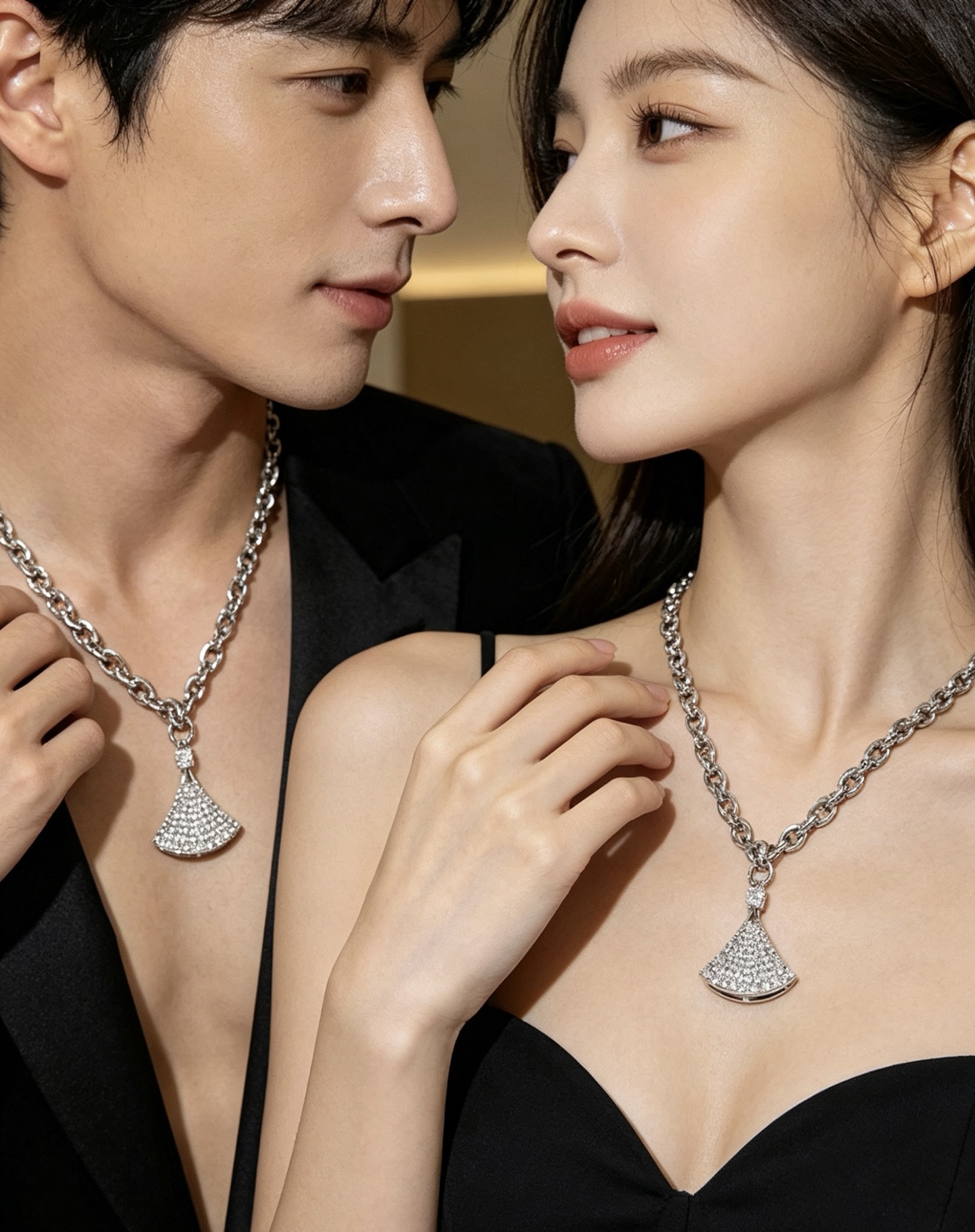 Bvlgari Divas Dream necklace silver-toned white gold with full pave clear diamonds 45cm