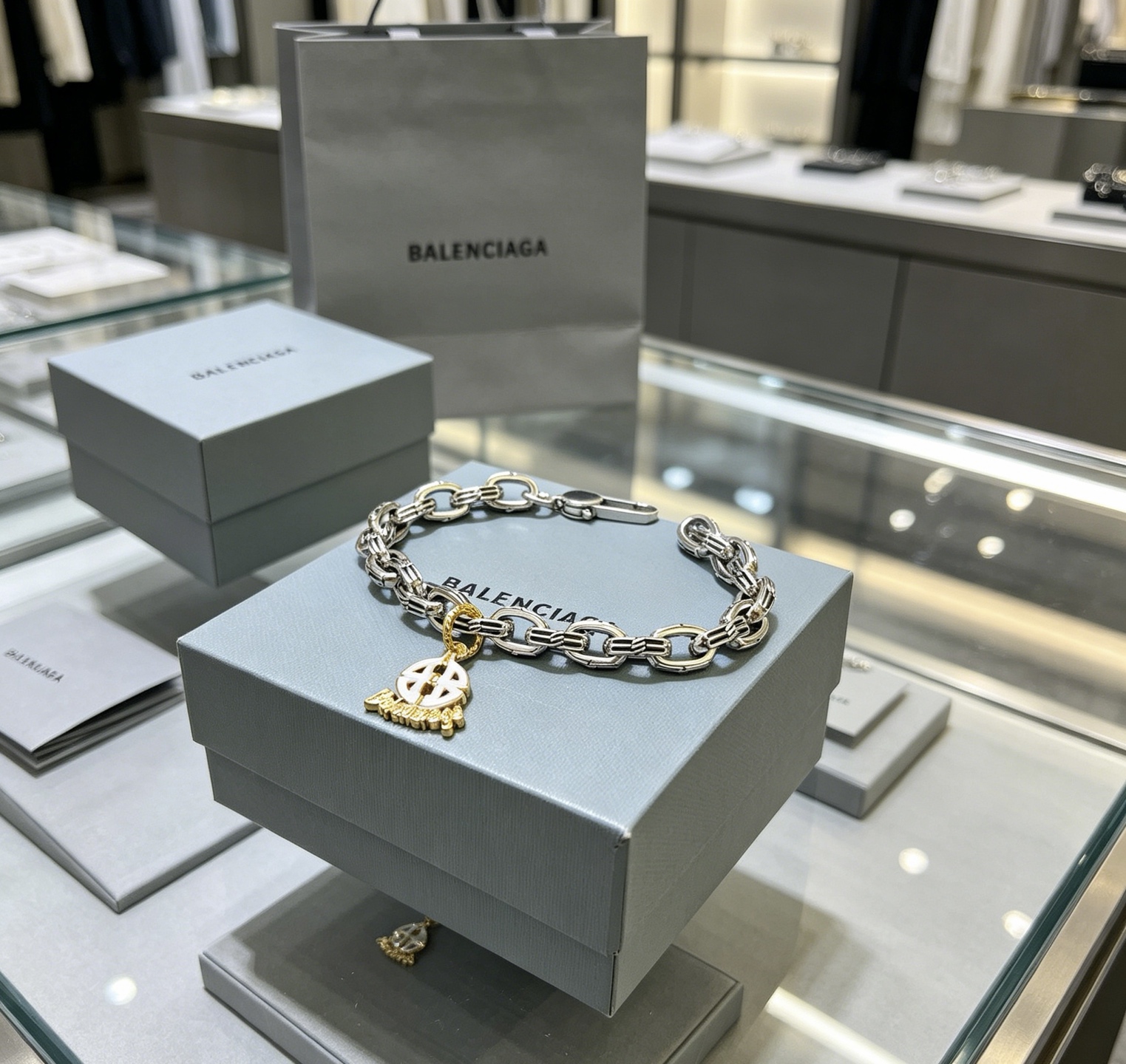 Luxury necklace 24cm