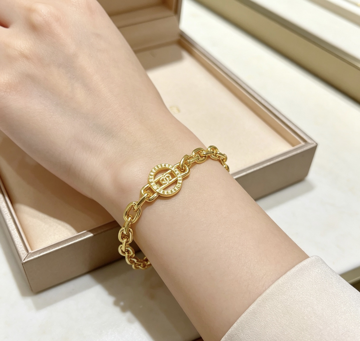 Bvlgari Bvlgari Bvlgari bracelet 18k yellow gold 18cm