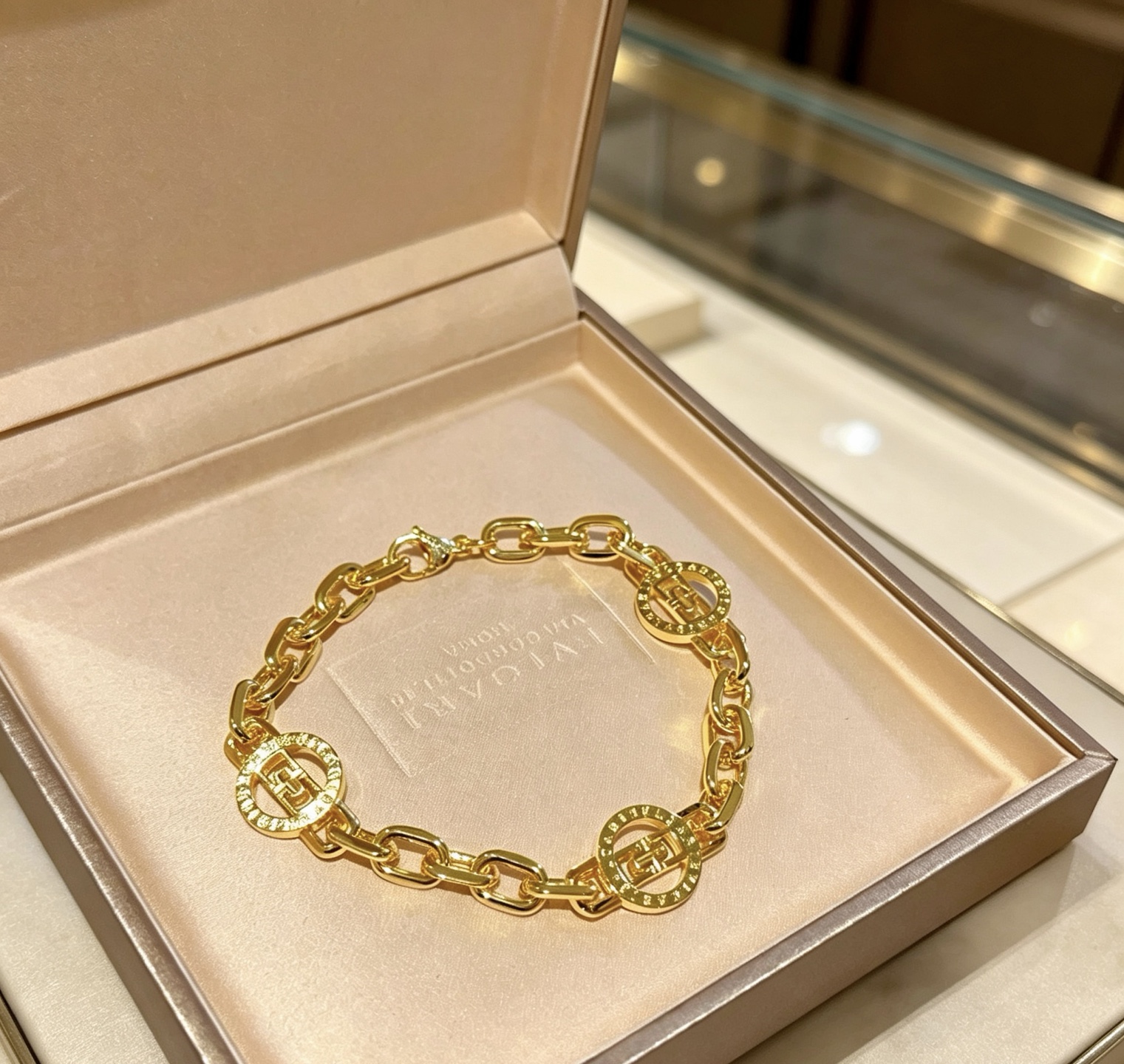 Bvlgari Bvlgari Bvlgari bracelet 18k yellow gold 18cm