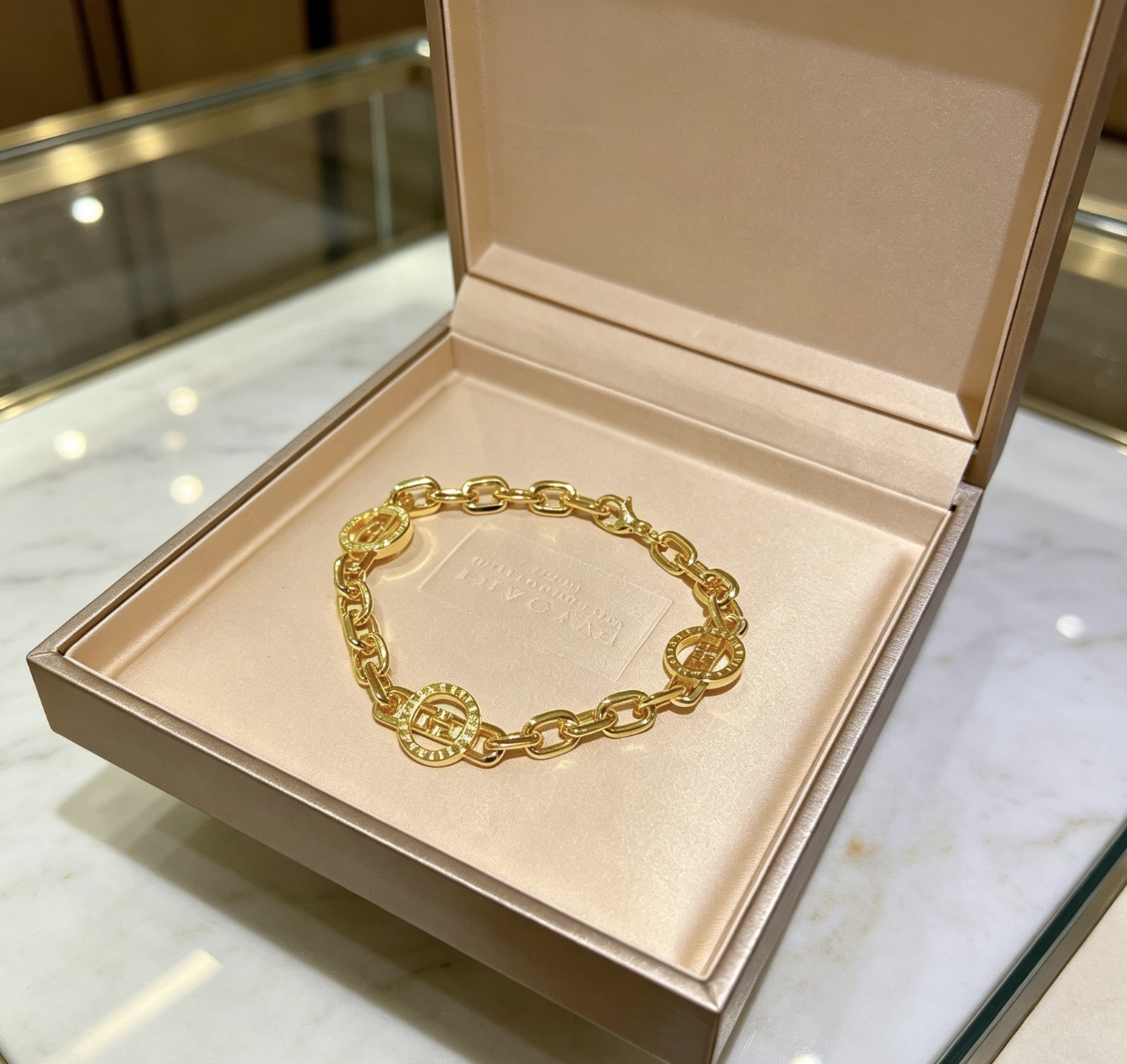Bvlgari Bvlgari Bvlgari bracelet 18k yellow gold 18cm