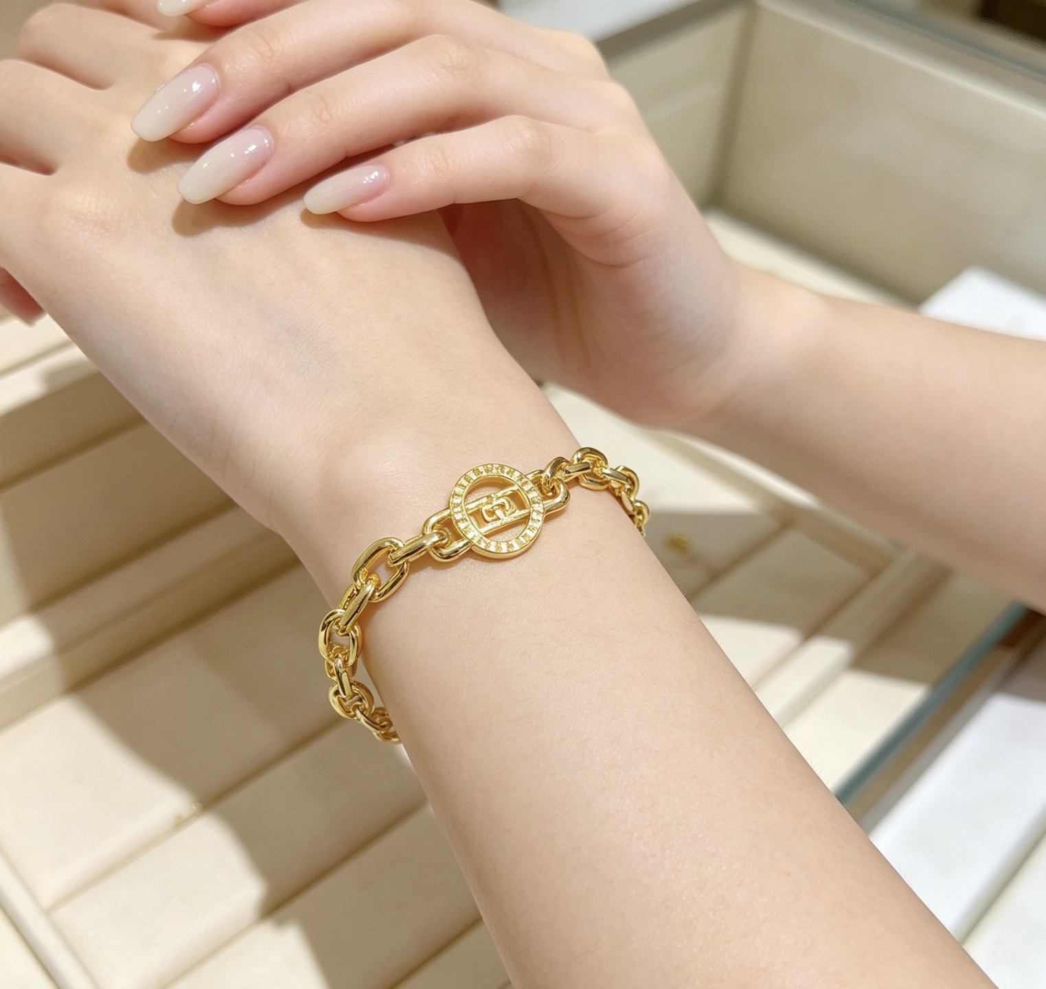 Bvlgari Bvlgari Bvlgari bracelet 18k yellow gold 18cm