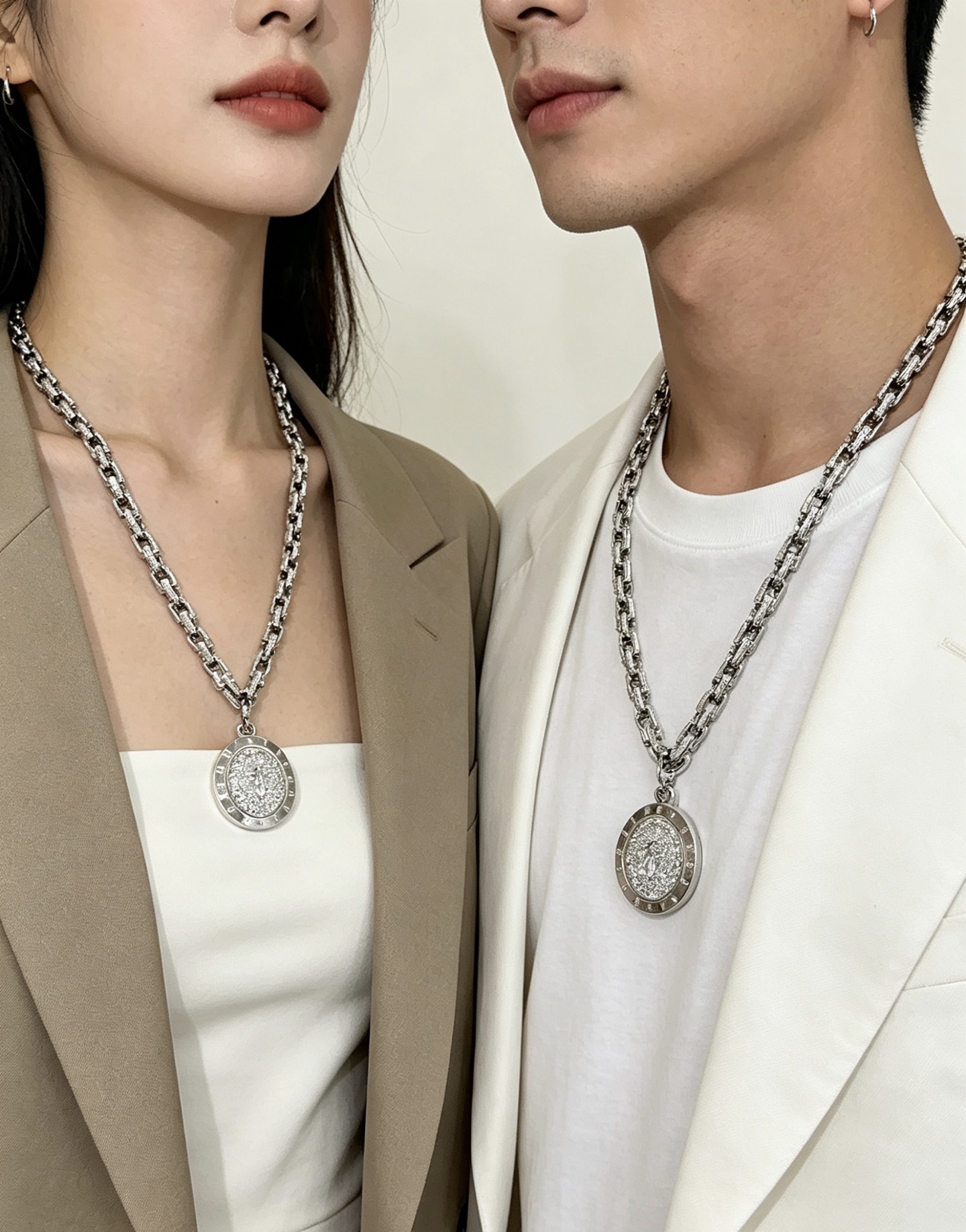 Bvlgari Bvlgari Bvlgari necklace silver-toned metal with pave clear diamonds 60cm