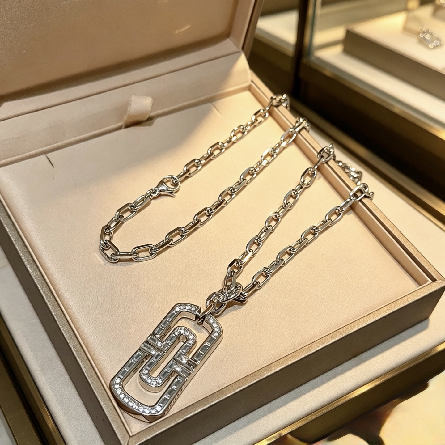 Bvlgari Parentesi necklace 18K white gold with pave diamonds 60cm