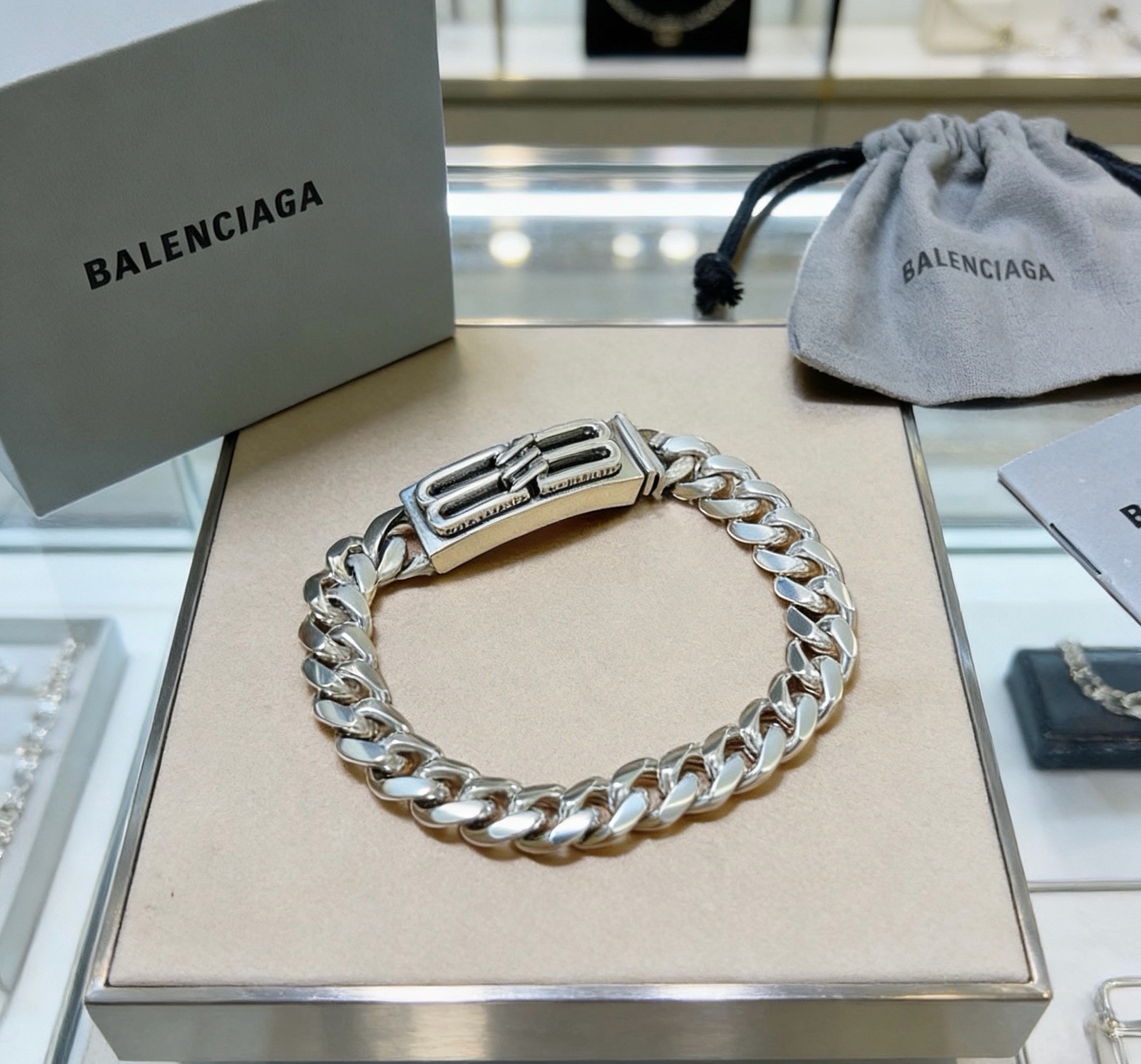 Luxury necklace 24cm