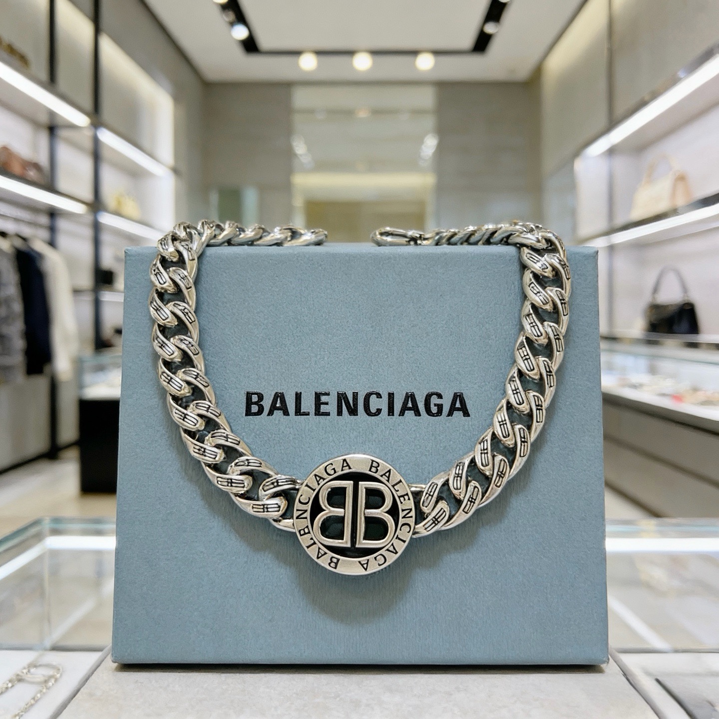 Luxury necklace 24cm