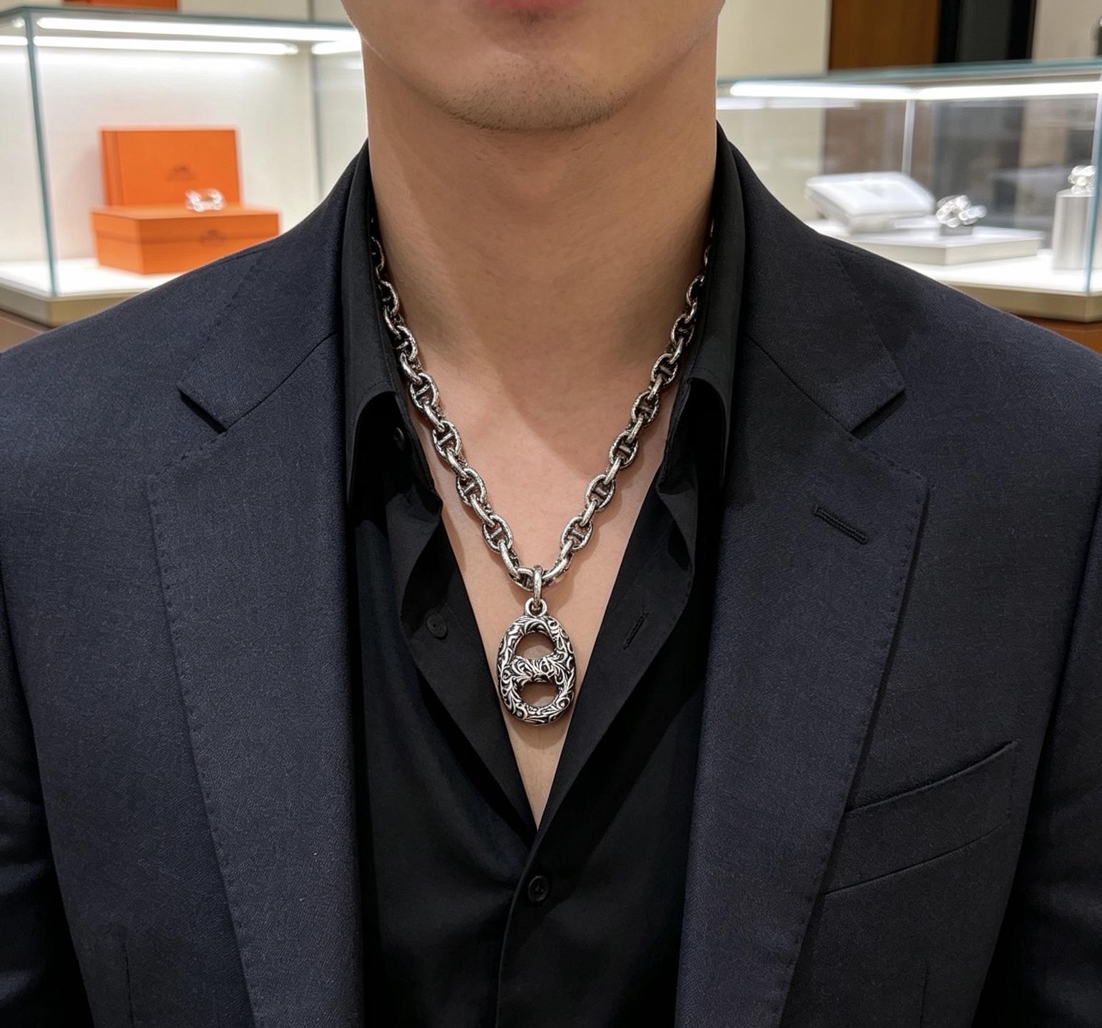 Collana Hermes Farandole Chaine d'Ancre con pendente inciso Metallo argentato antico con dettagli incisi ossidati neri 50 cm