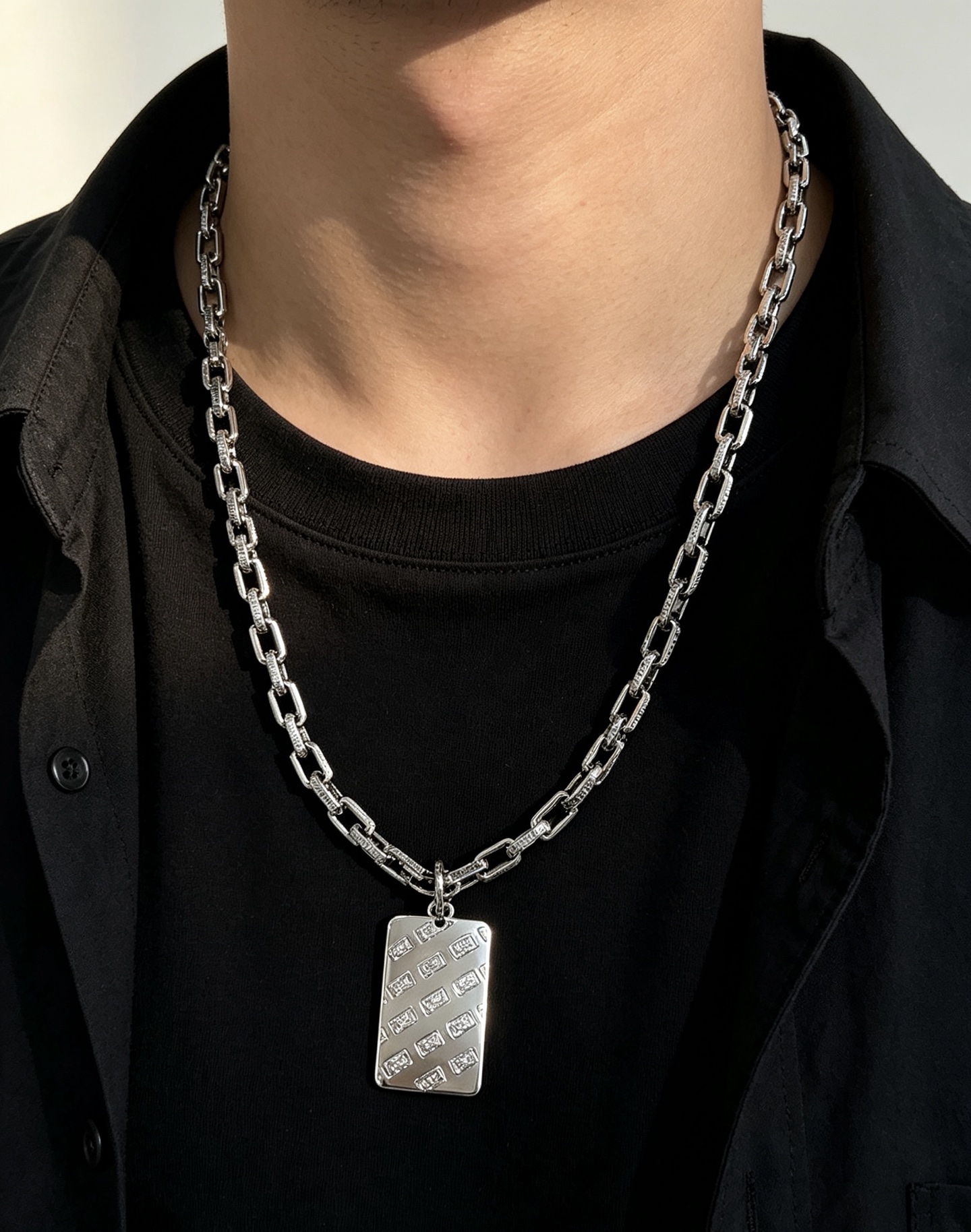 Bvlgari Bvlgari Bvlgari necklace Silver-toned metal with embossed logo detailing no gemstones 50cm