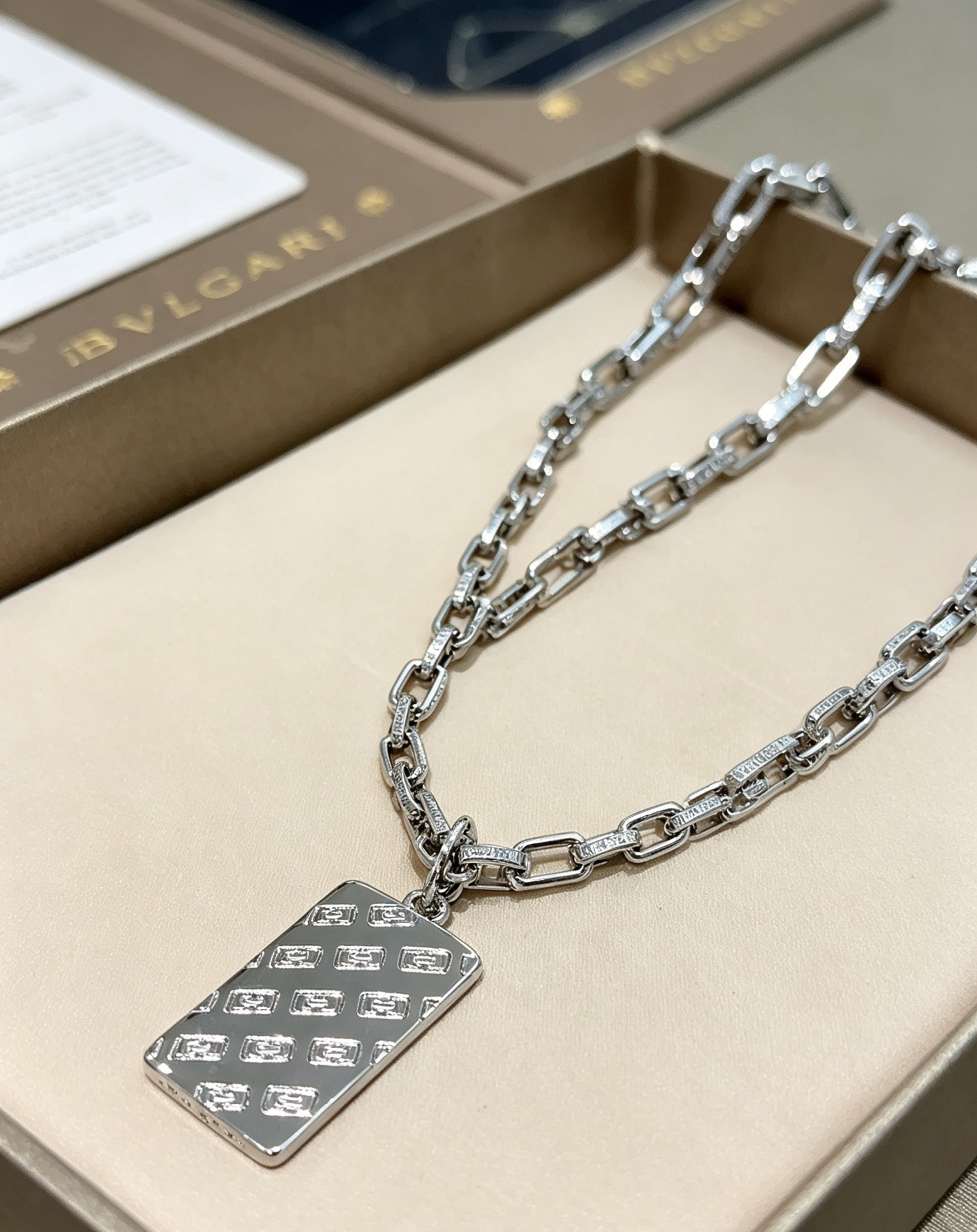 Bvlgari Bvlgari Bvlgari necklace Silver-toned metal with embossed logo detailing no gemstones 50cm