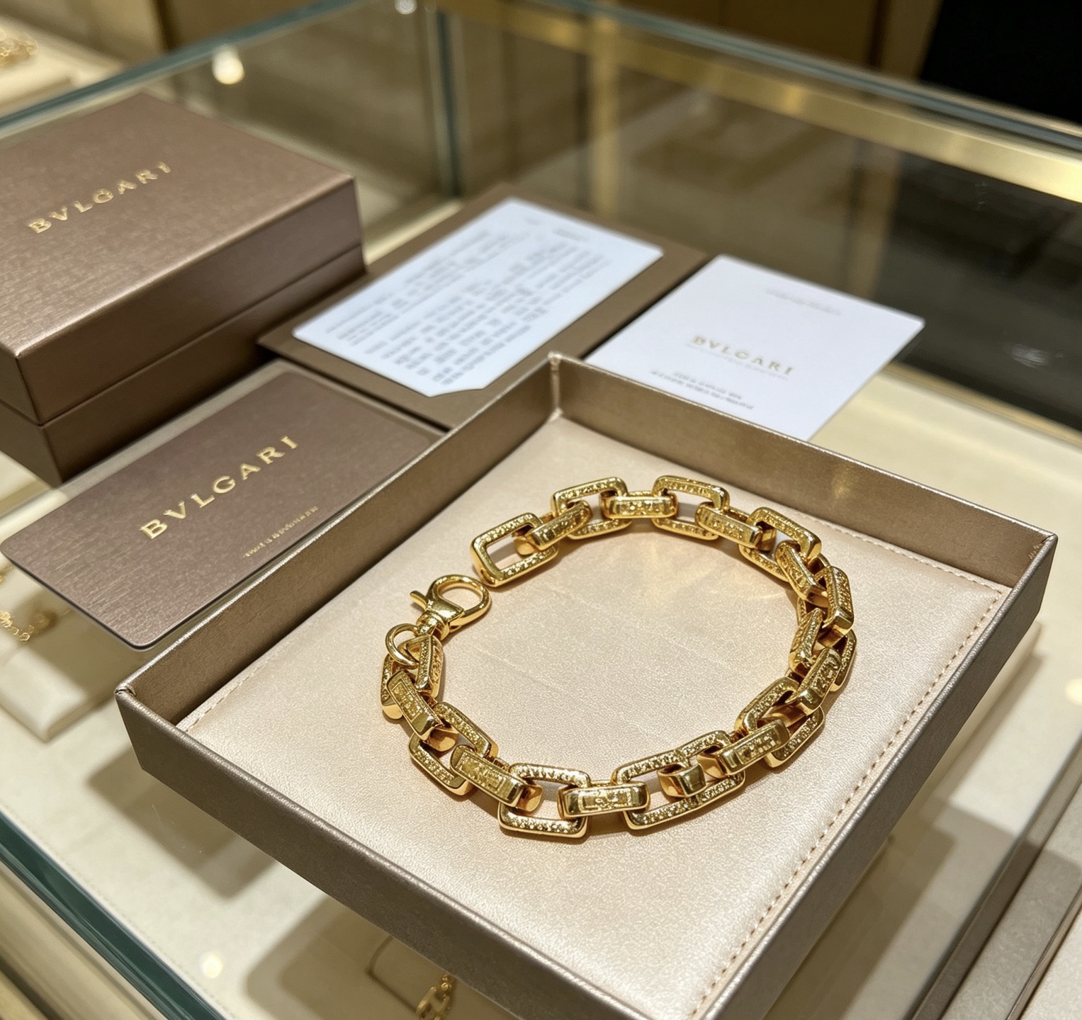 Bvlgari DIVAS DREAM bracelet 18k yellow gold 20cm