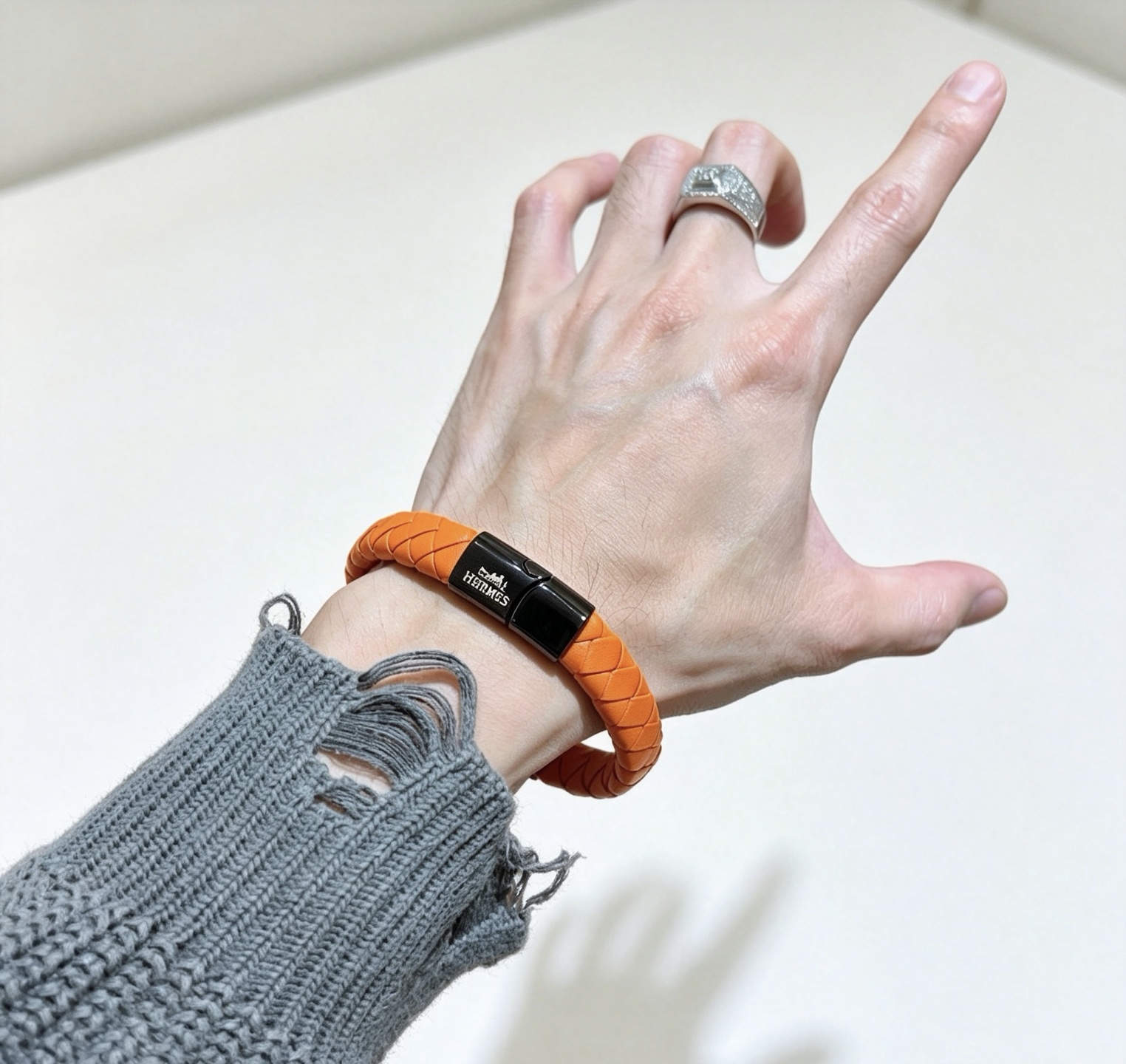 Hermes pulseira de couro trançado com fecho magnético pulseira de couro trançado laranja com fecho de metal preto 19cm