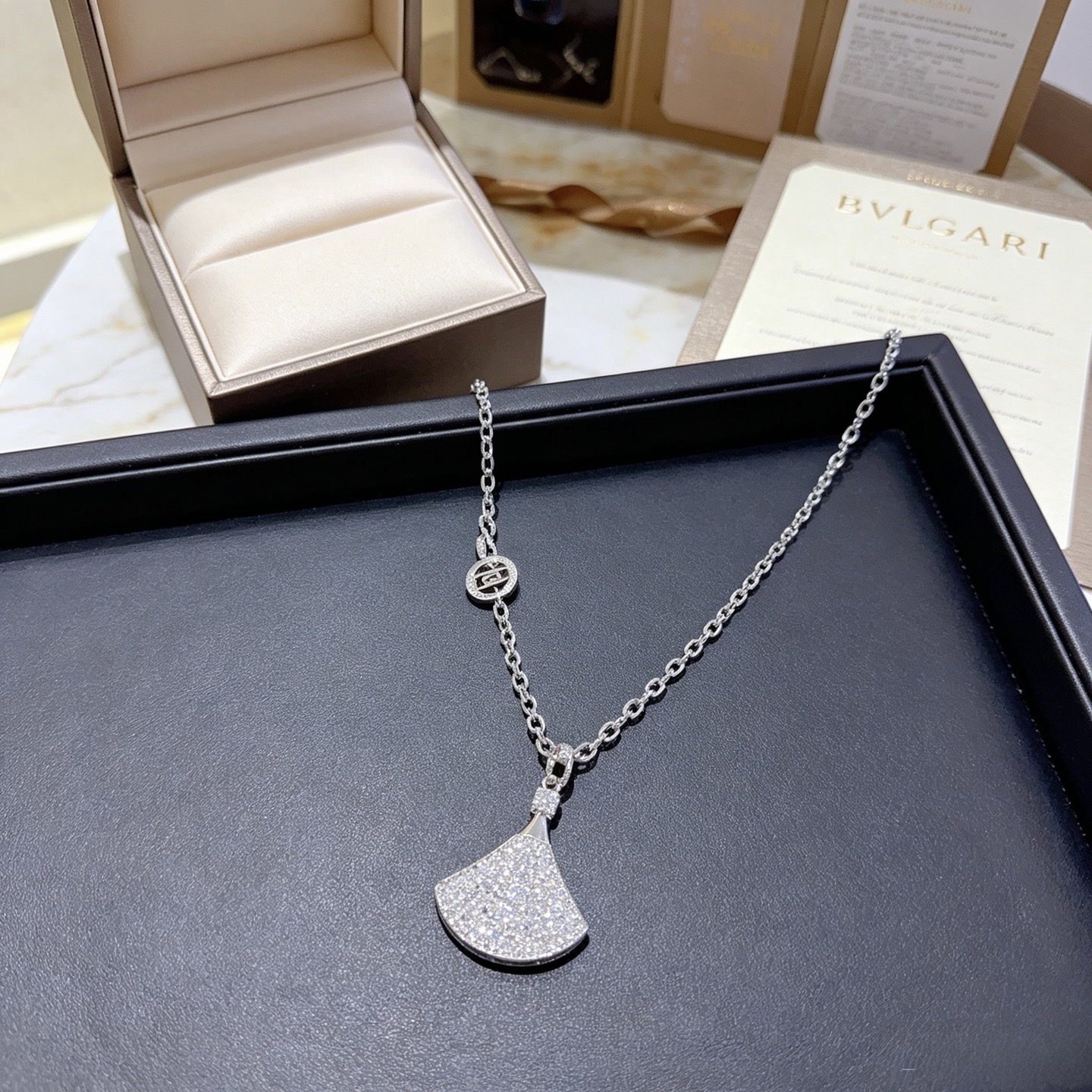Bvlgari DIVAS DREAM necklace Silver-toned metal with full pave clear diamonds 60cm