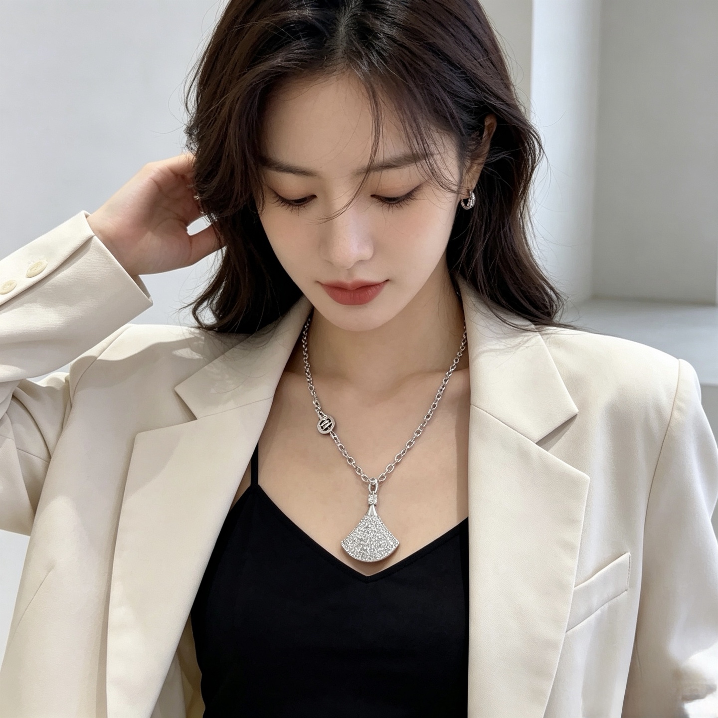 Bvlgari DIVAS DREAM necklace Silver-toned metal with full pave clear diamonds 60cm