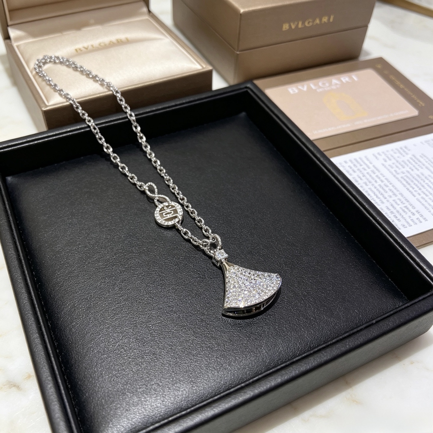 Bvlgari DIVAS DREAM necklace Silver-toned metal with full pave clear diamonds 60cm
