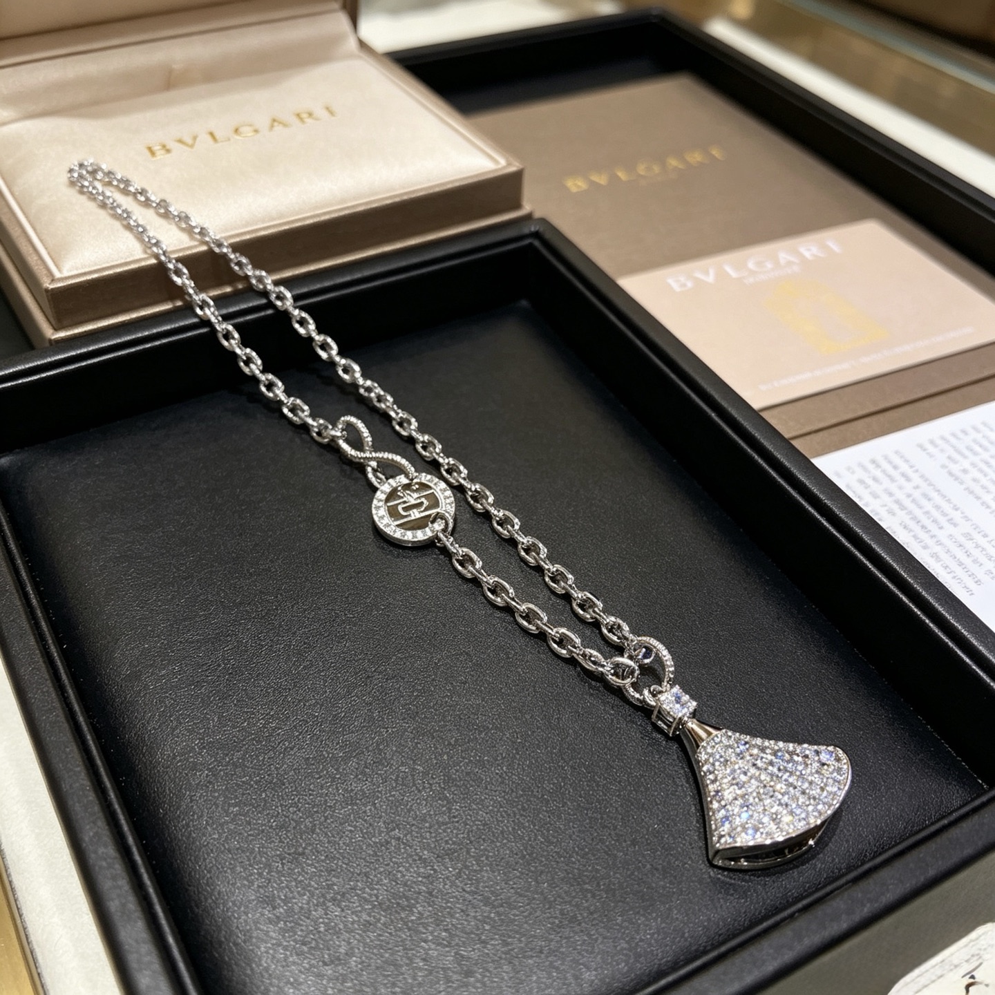 Bvlgari DIVAS DREAM necklace Silver-toned metal with full pave clear diamonds 60cm