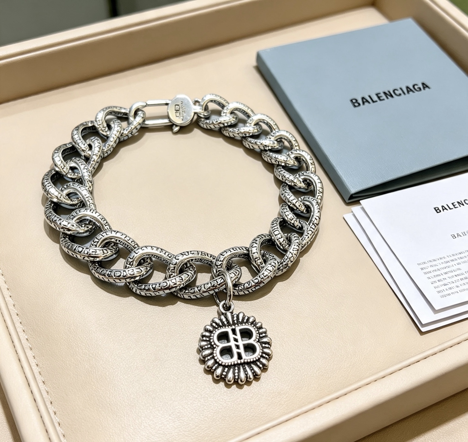 Luxury necklace 24cm