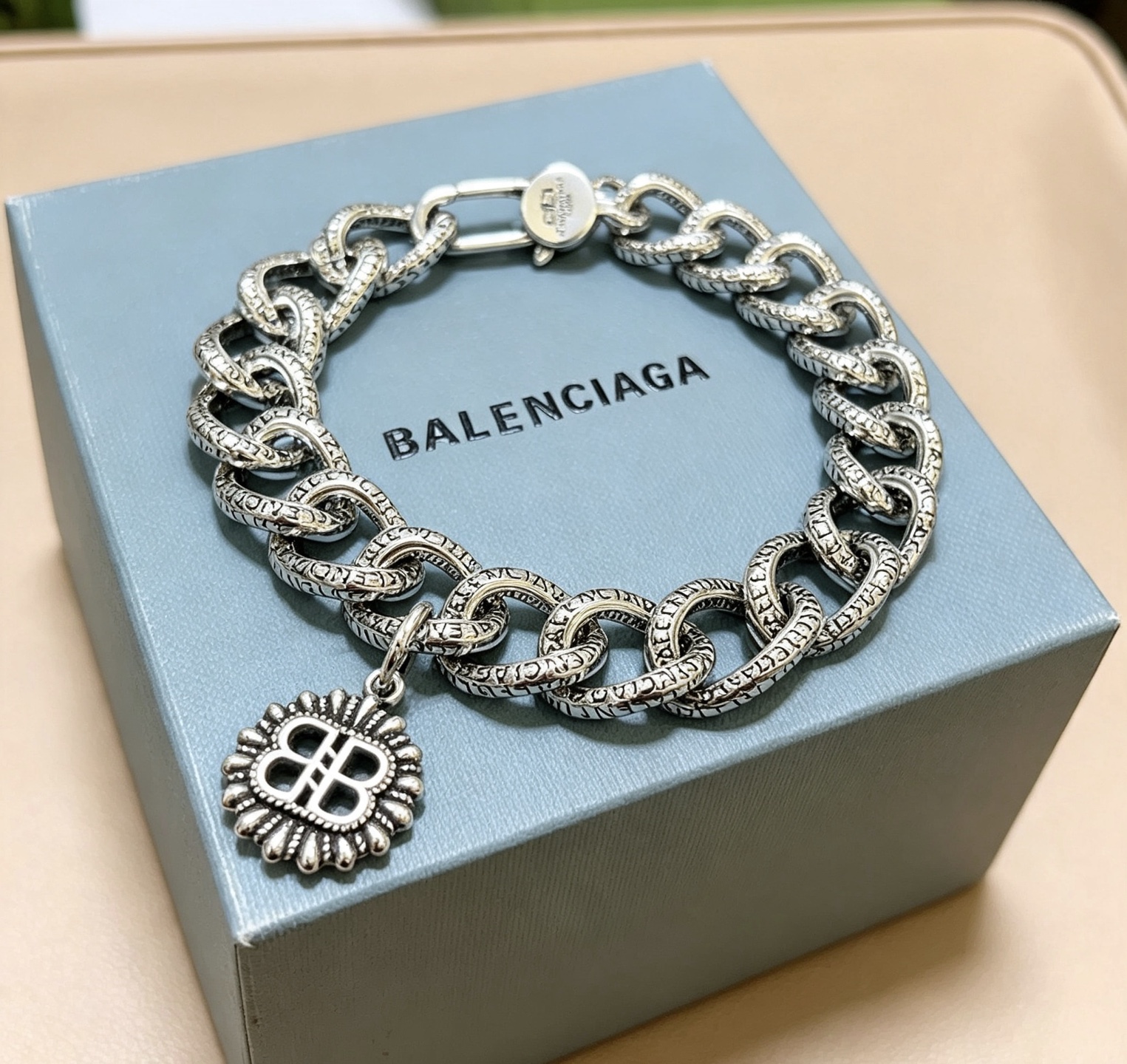 Luxury necklace 24cm