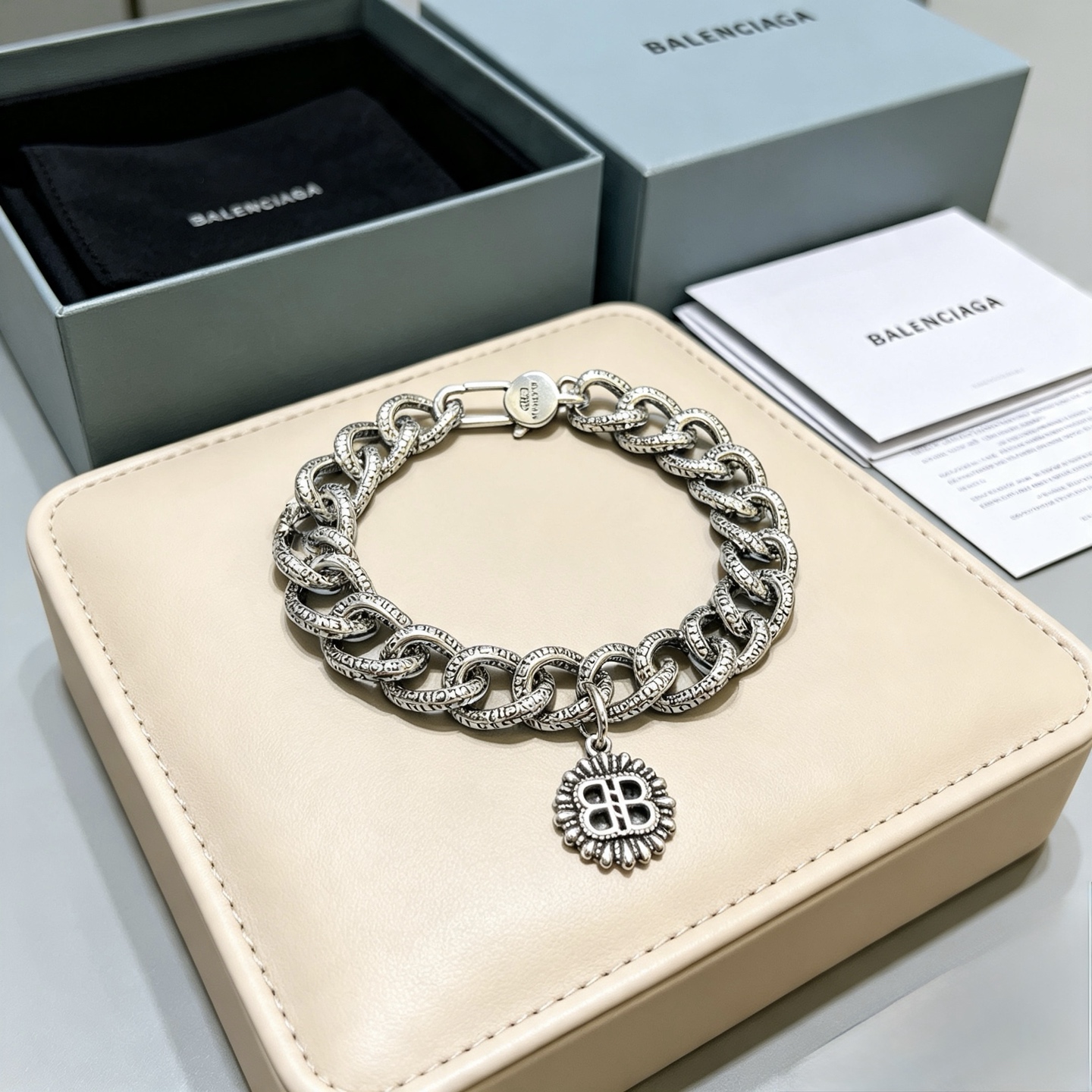 Luxury necklace 24cm