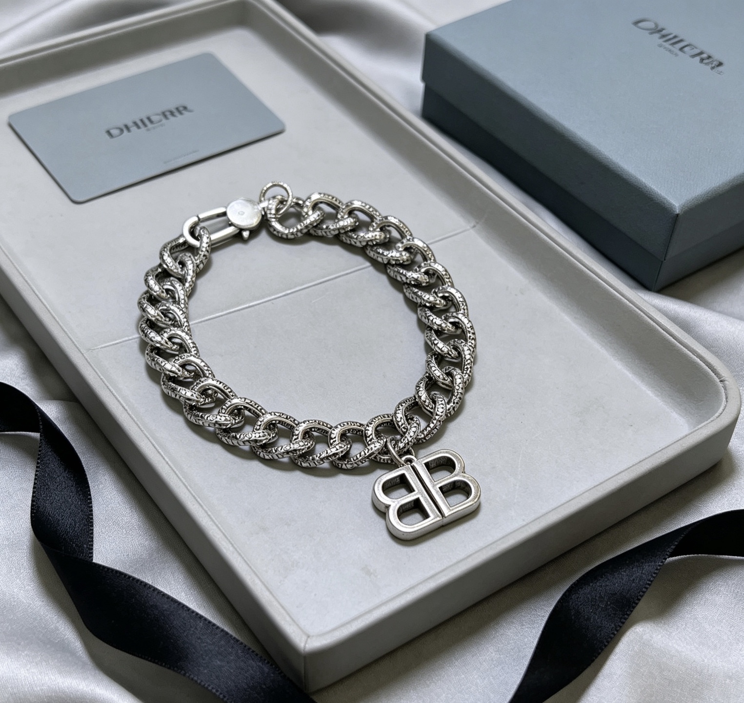 Luxury necklace 24cm